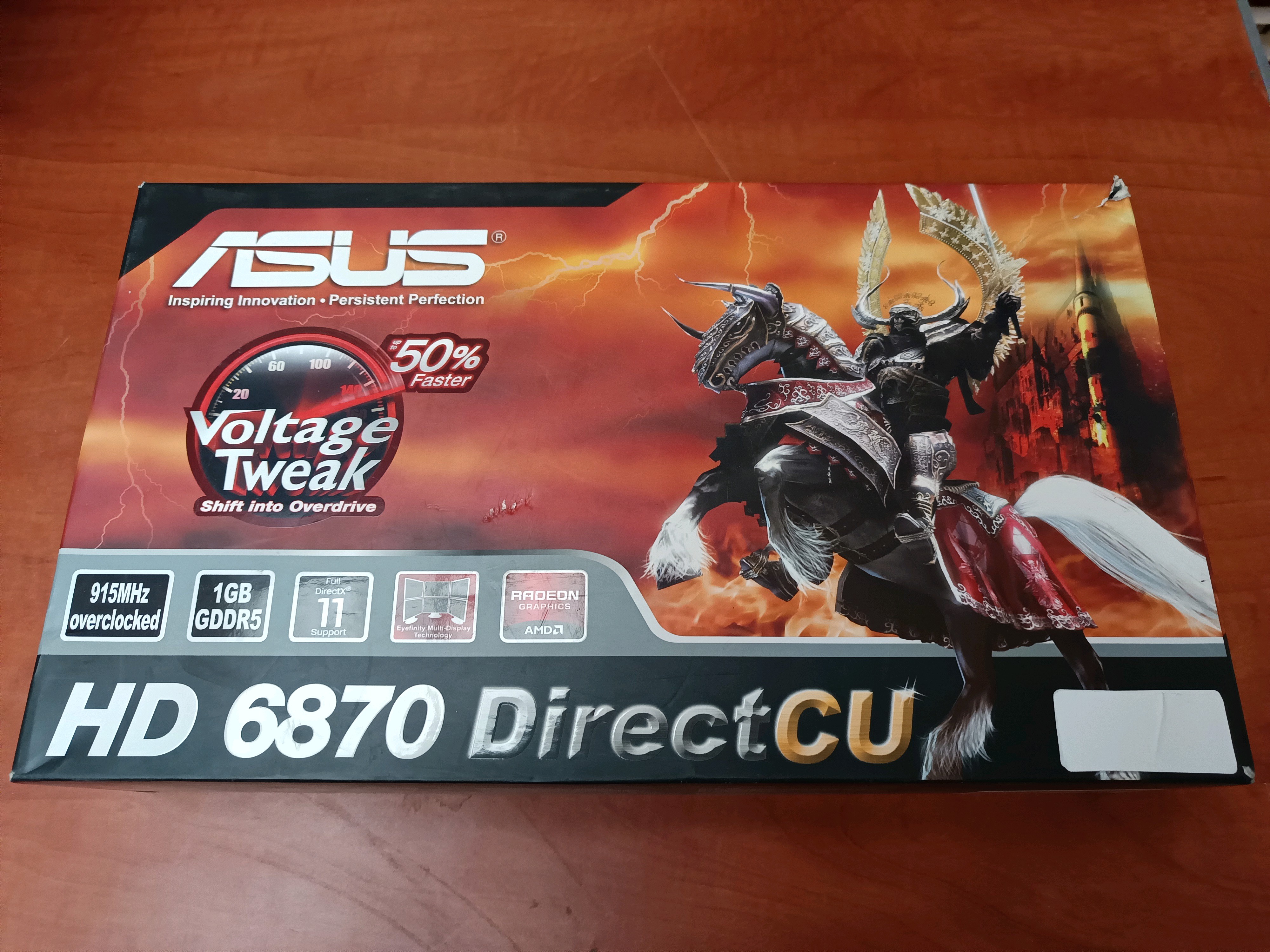 Carte graphique ASUS HD 6870 DirectCU (1GB GDDR5)