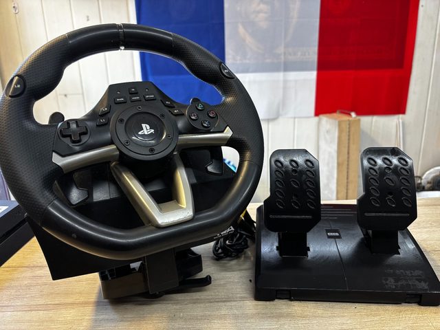 Hori Racing Wheel Apex (RWA) - volant + pédalier pour PS4/PS3