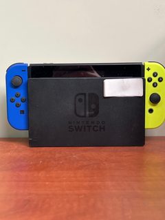 Nintendo Switch - Console avec support