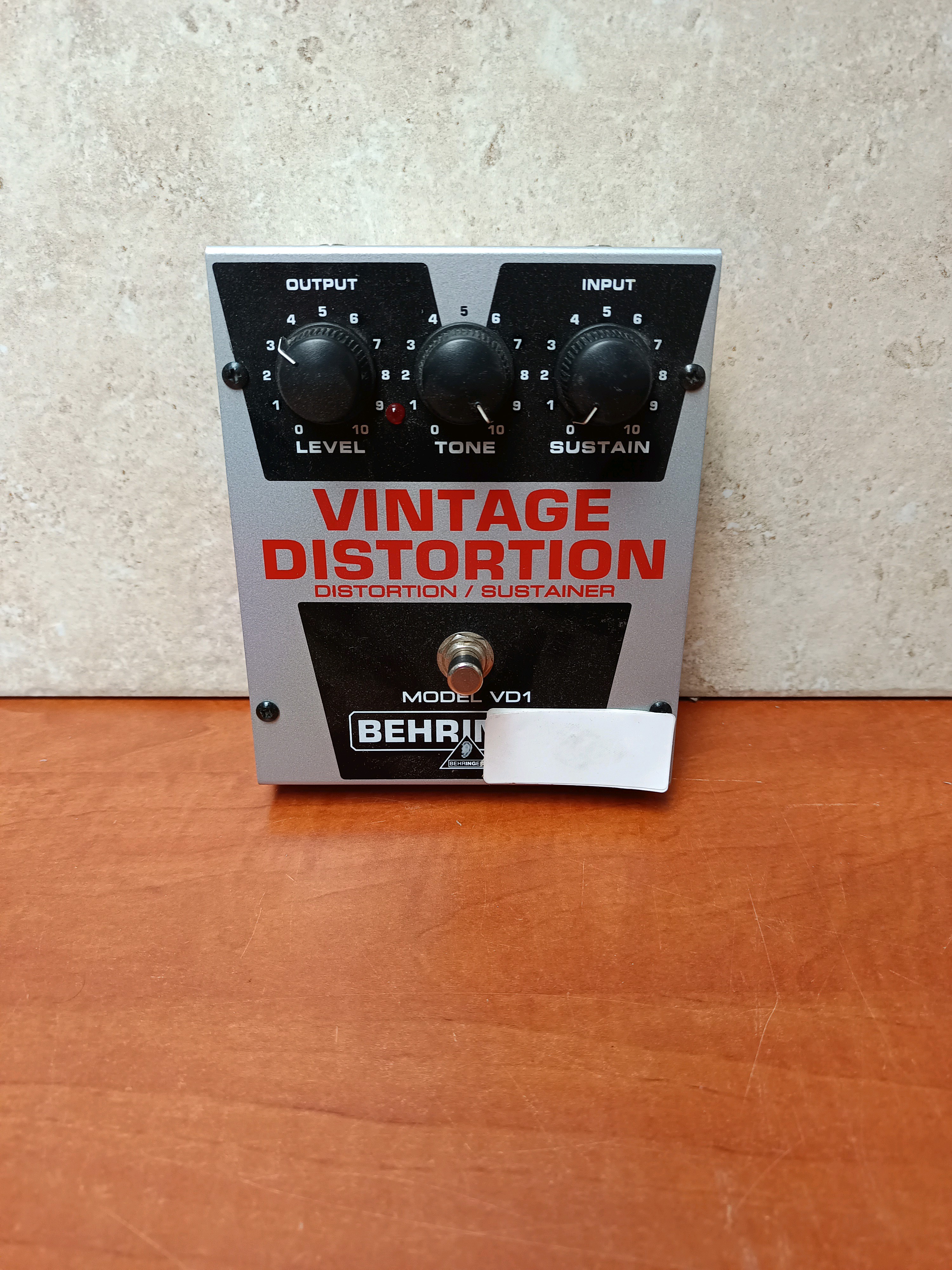 Behringer Vintage Distortion VD1 - Distortion/Sustainer