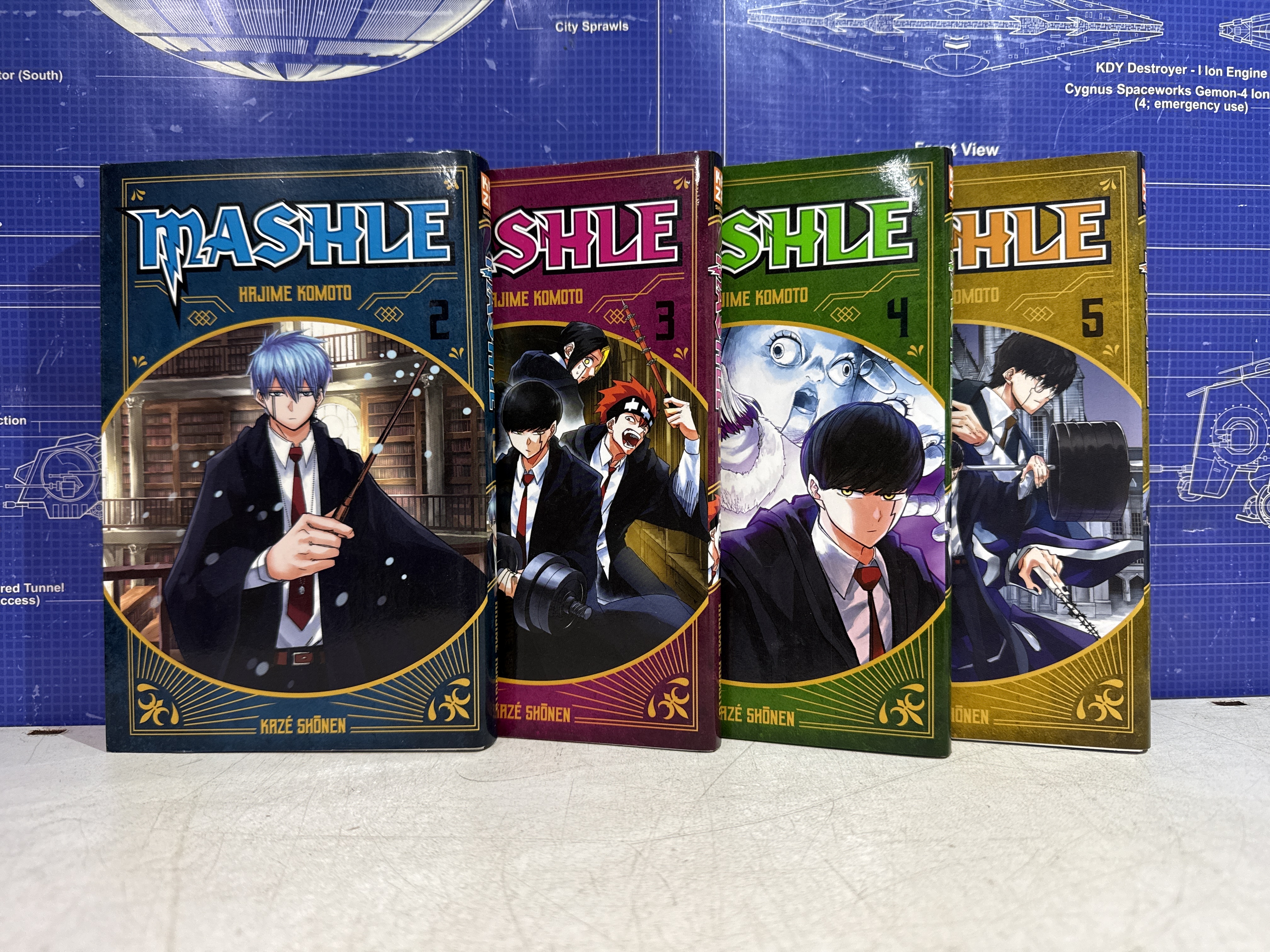 Lot mangas Mashle tomes 2 à 5 - Hajime Komoto — photo 2