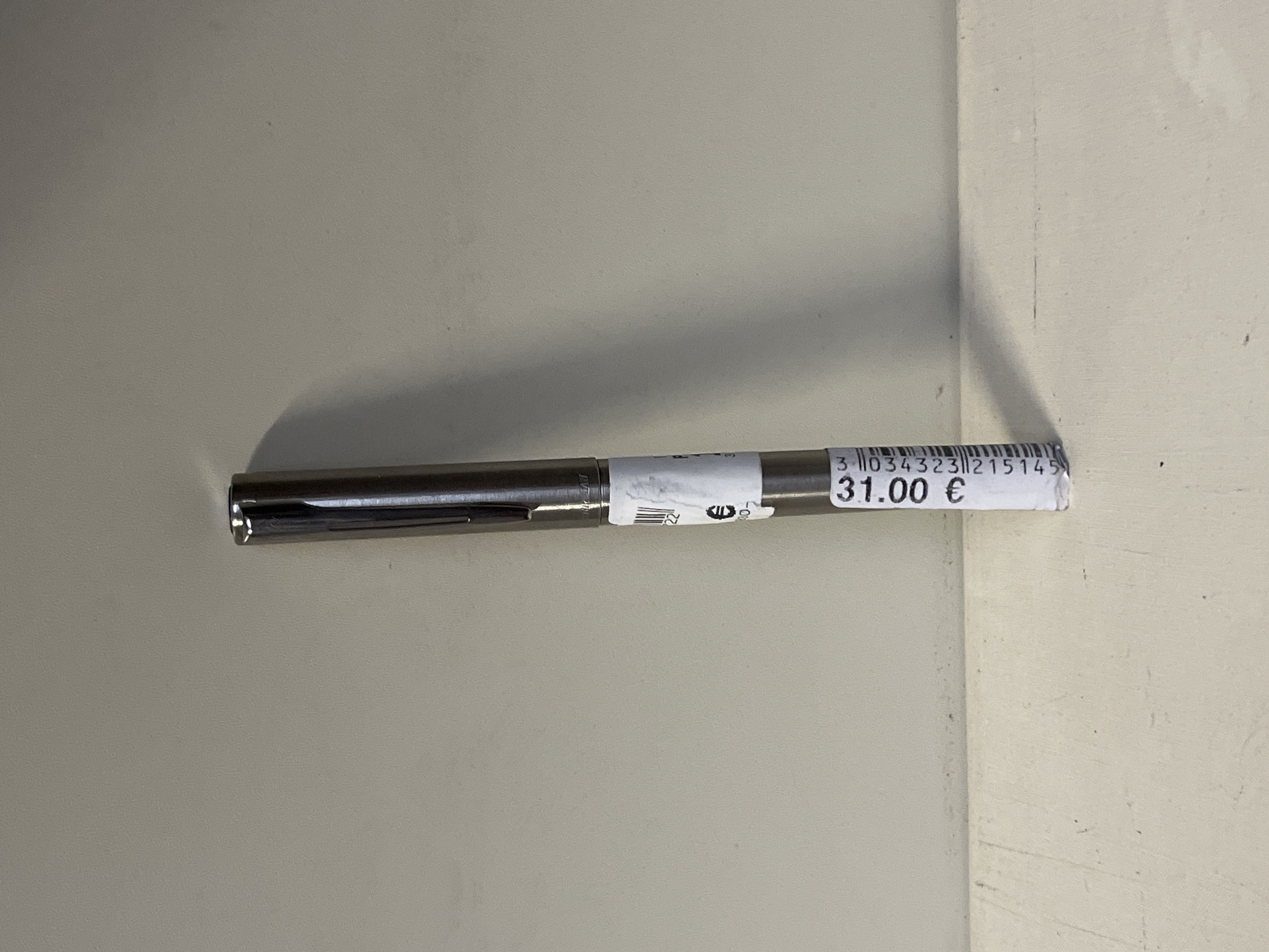 Stylo en métal argenté