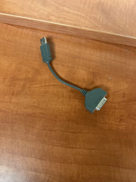 Câble adaptateur USB-A vers connecteur 30 broches