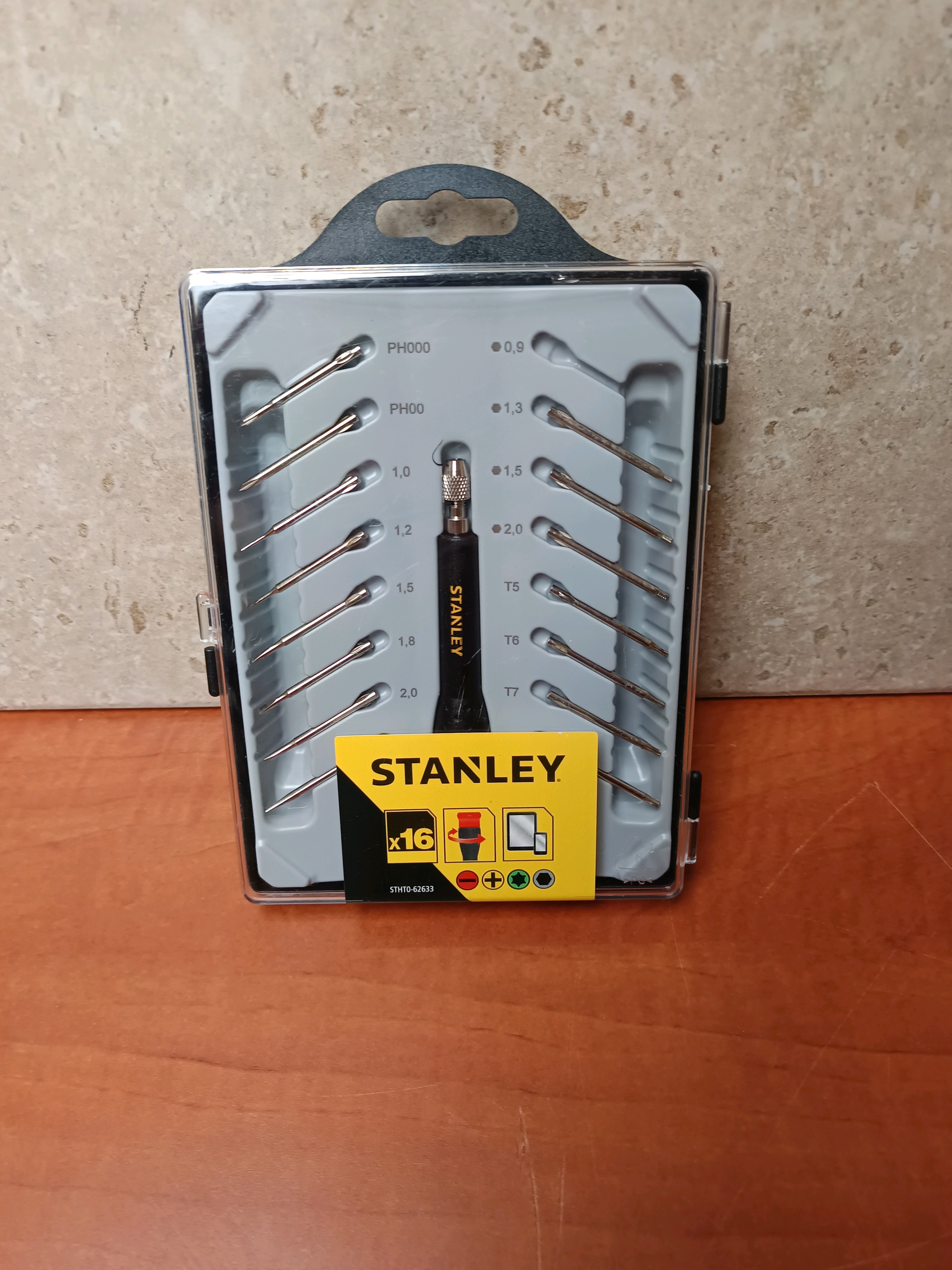 STANLEY kit de tournevis de précision 16 pièces (embouts Torx/Phillips/Plat)
