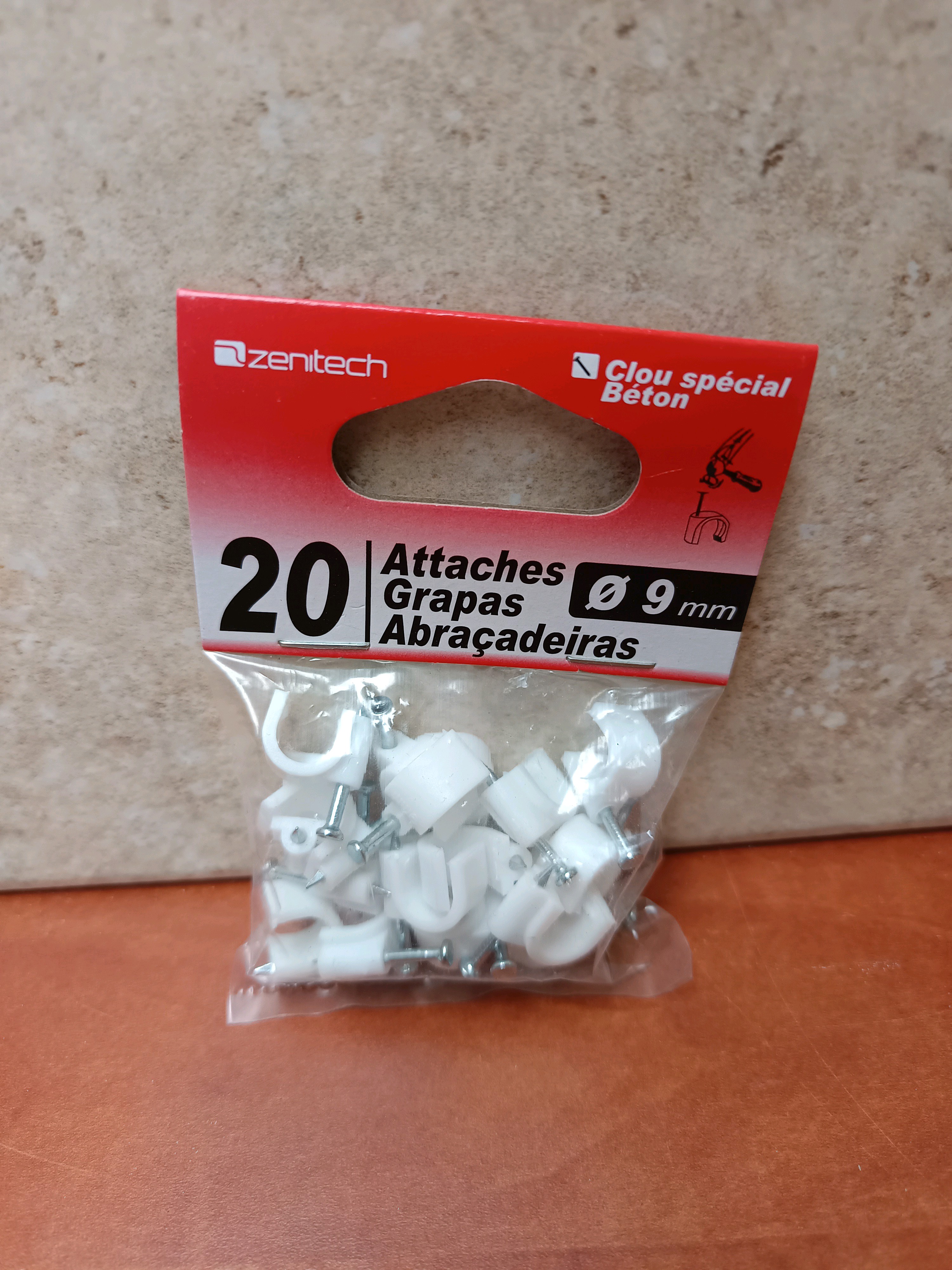 Zenitech attaches-câble Ø 9 mm (clou spécial béton) - 20 pièces
