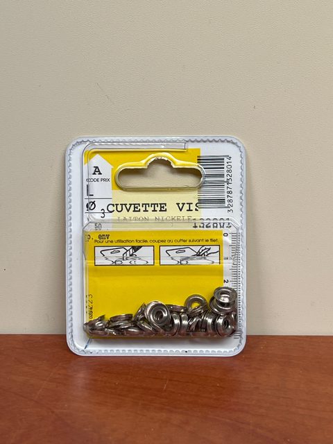 Cuvettes pour vis en laiton nickelé