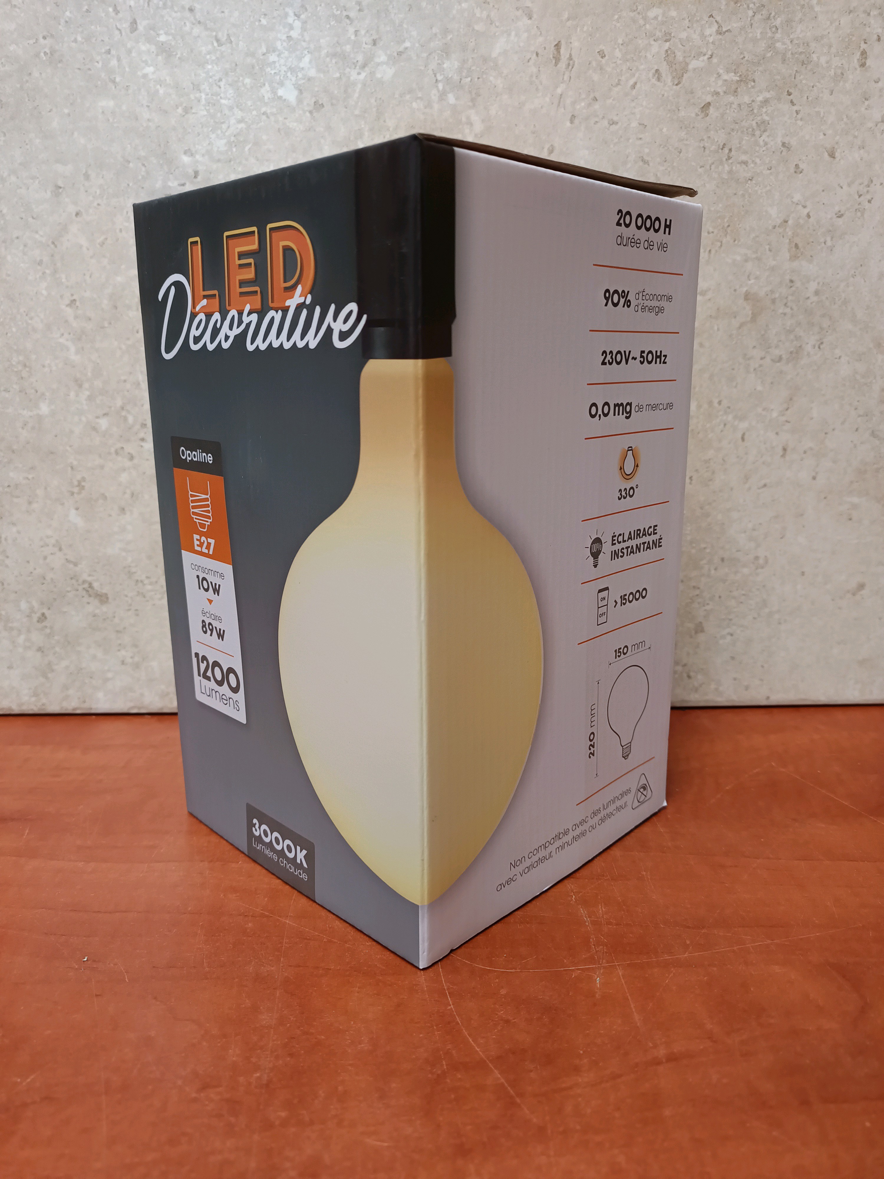 Ampoule LED décorative E27 10W 1200 lm 3000K Opaline