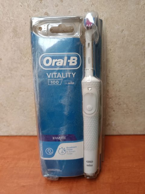 Oral-B Vitality 100 3D White brosse à dents électrique