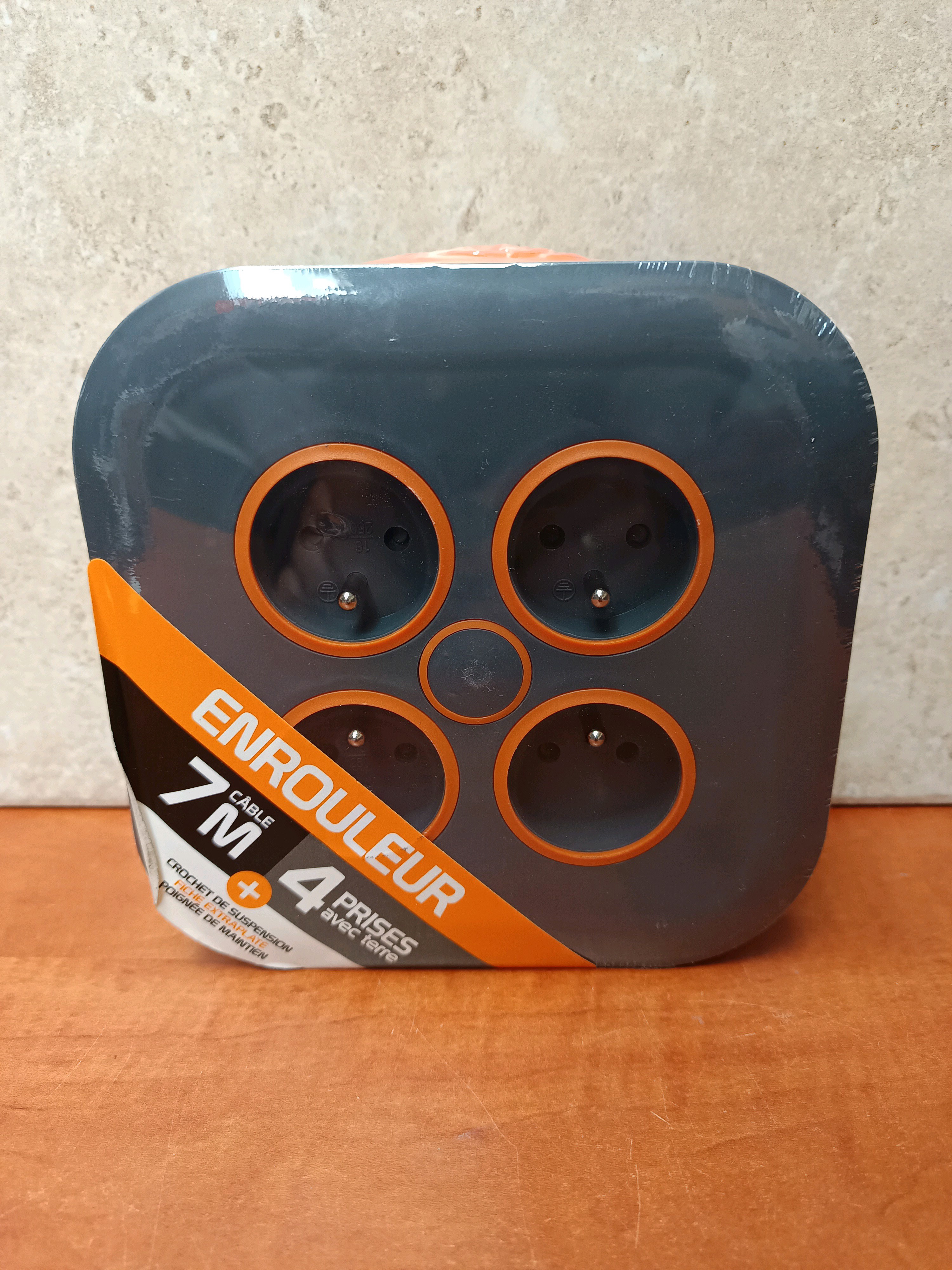 Enrouleur de câble 7 m, 4 prises