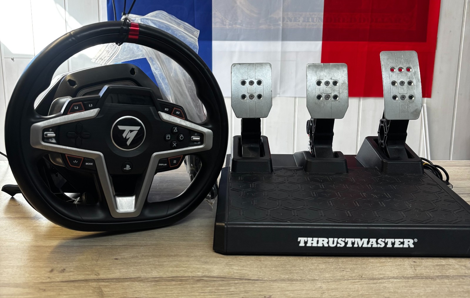 Thrustmaster T248 volant avec pédalier 3 pédales - PlayStation