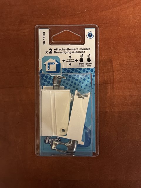 Attaches de fermeture de meuble blanches (x2)