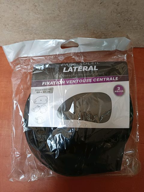 Pare-soleil latéral pour voiture - fixation ventouse centrale (2 pièces)