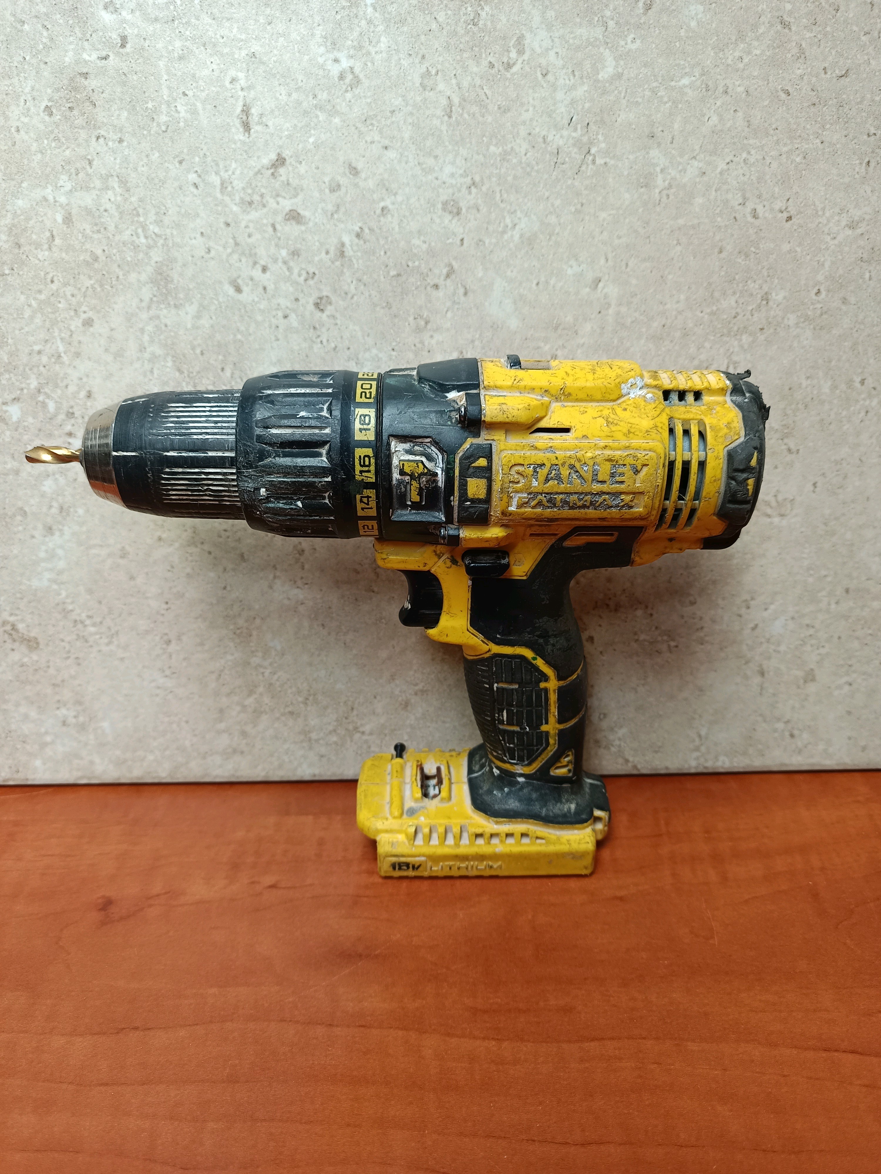 Perceuse-visseuse sans fil Stanley FatMax 18V