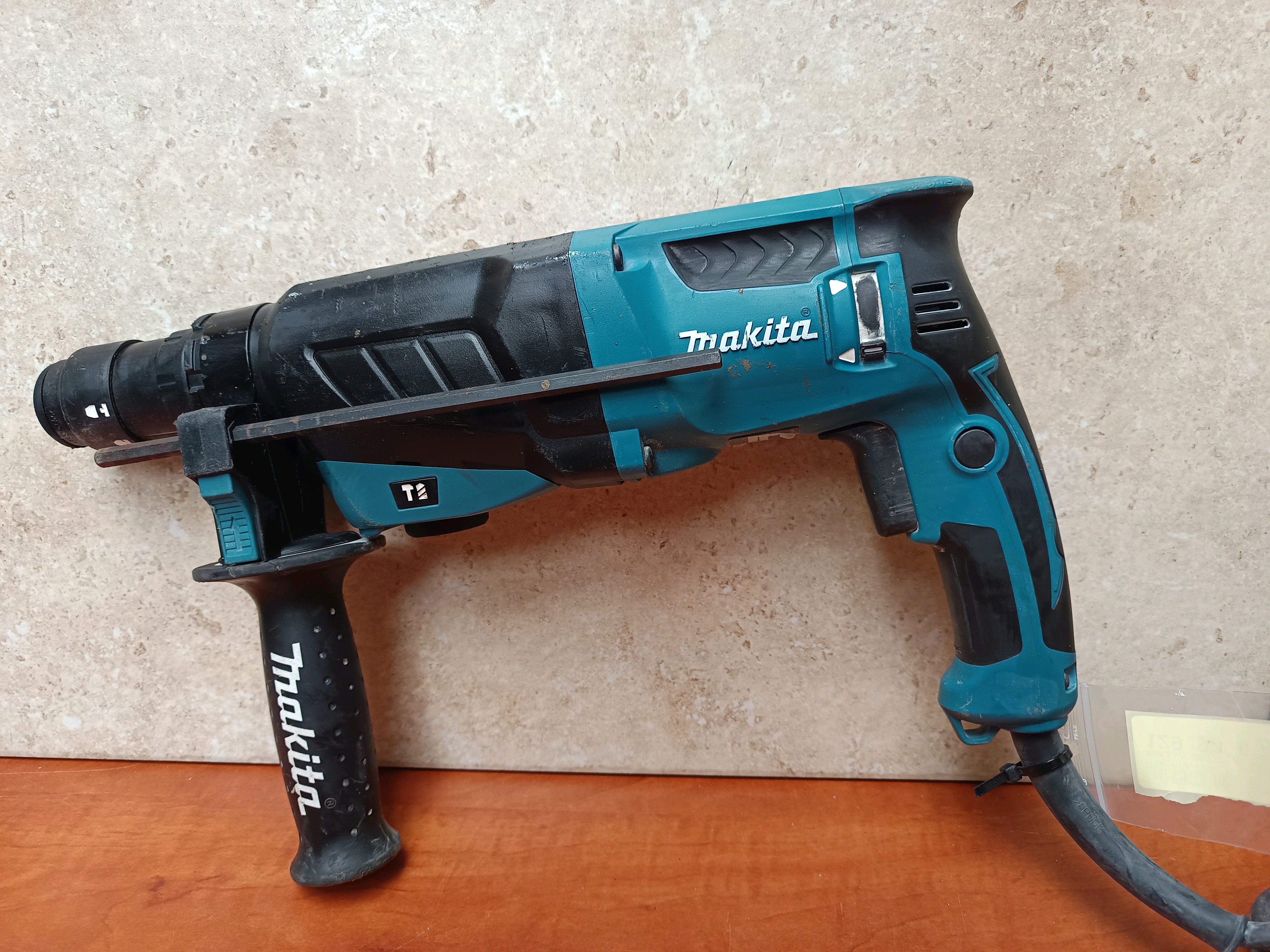Makita HR2320T marteau perforateur filaire 720 W