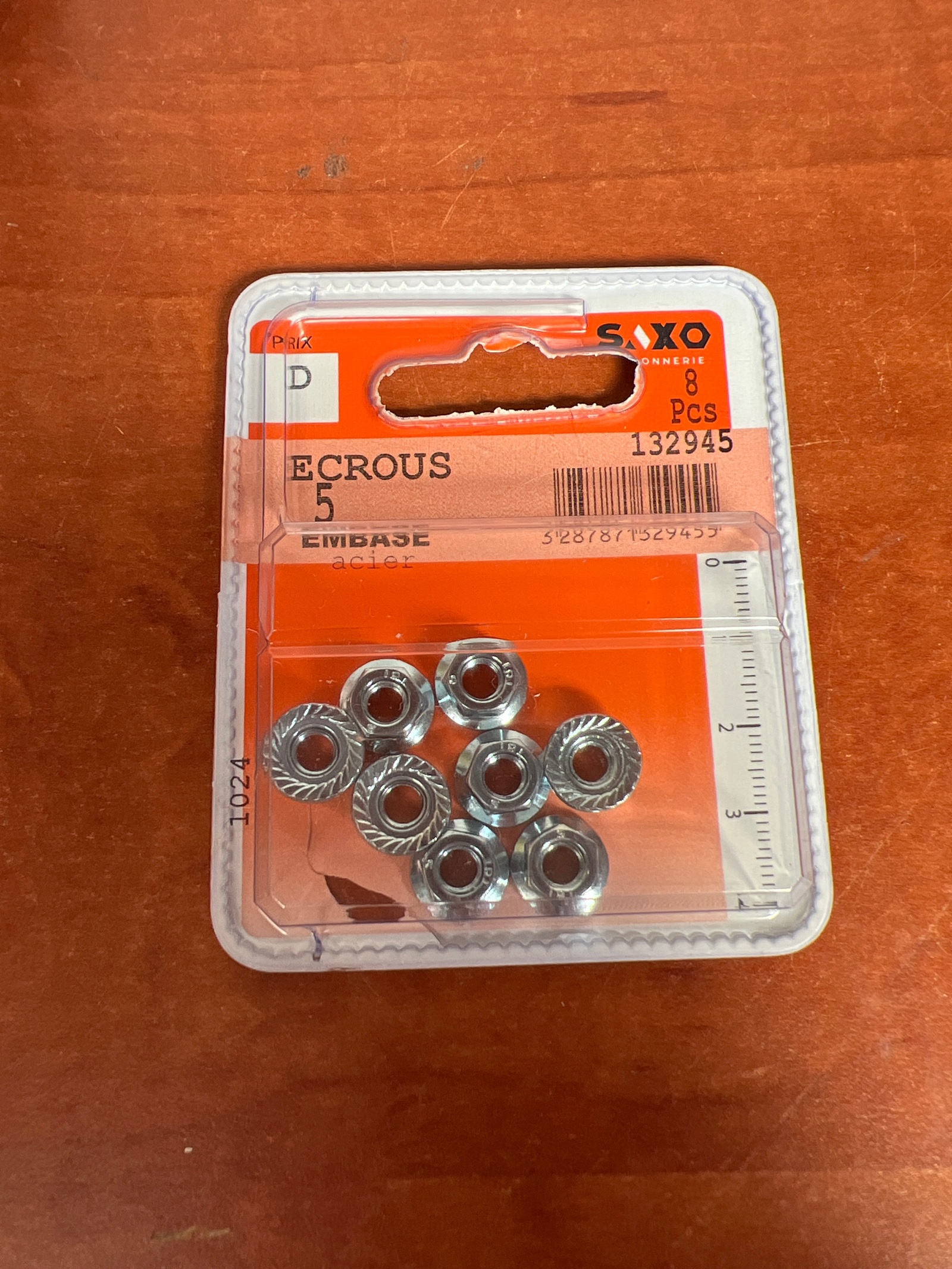 Saxo écrous à embase acier 5 (8 pcs)