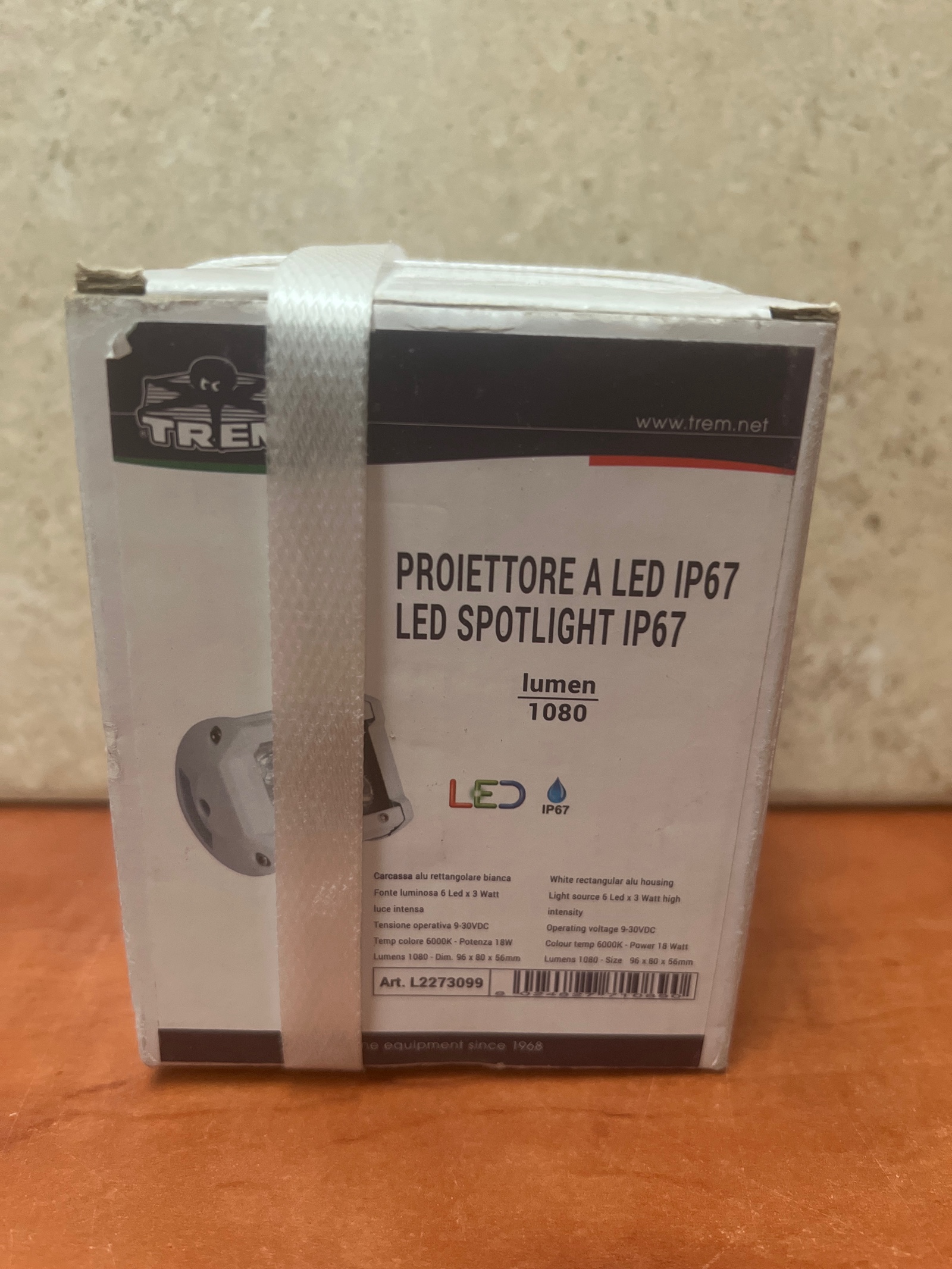 Projecteur étanche à LED - carré - 6 x 3 W
