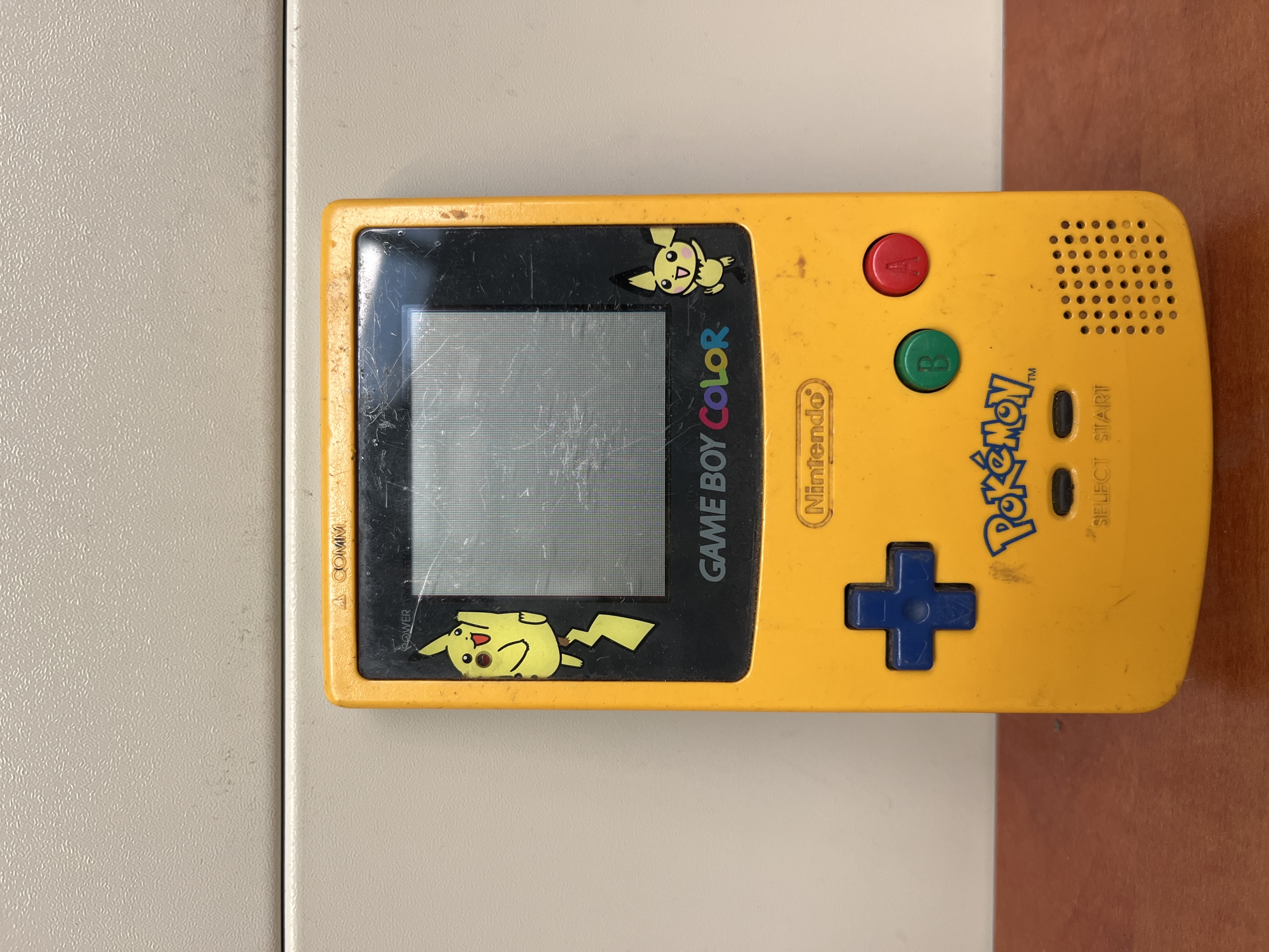 Nintendo Game Boy Color édition Pokémon Pikachu & Pichu (jaune)
