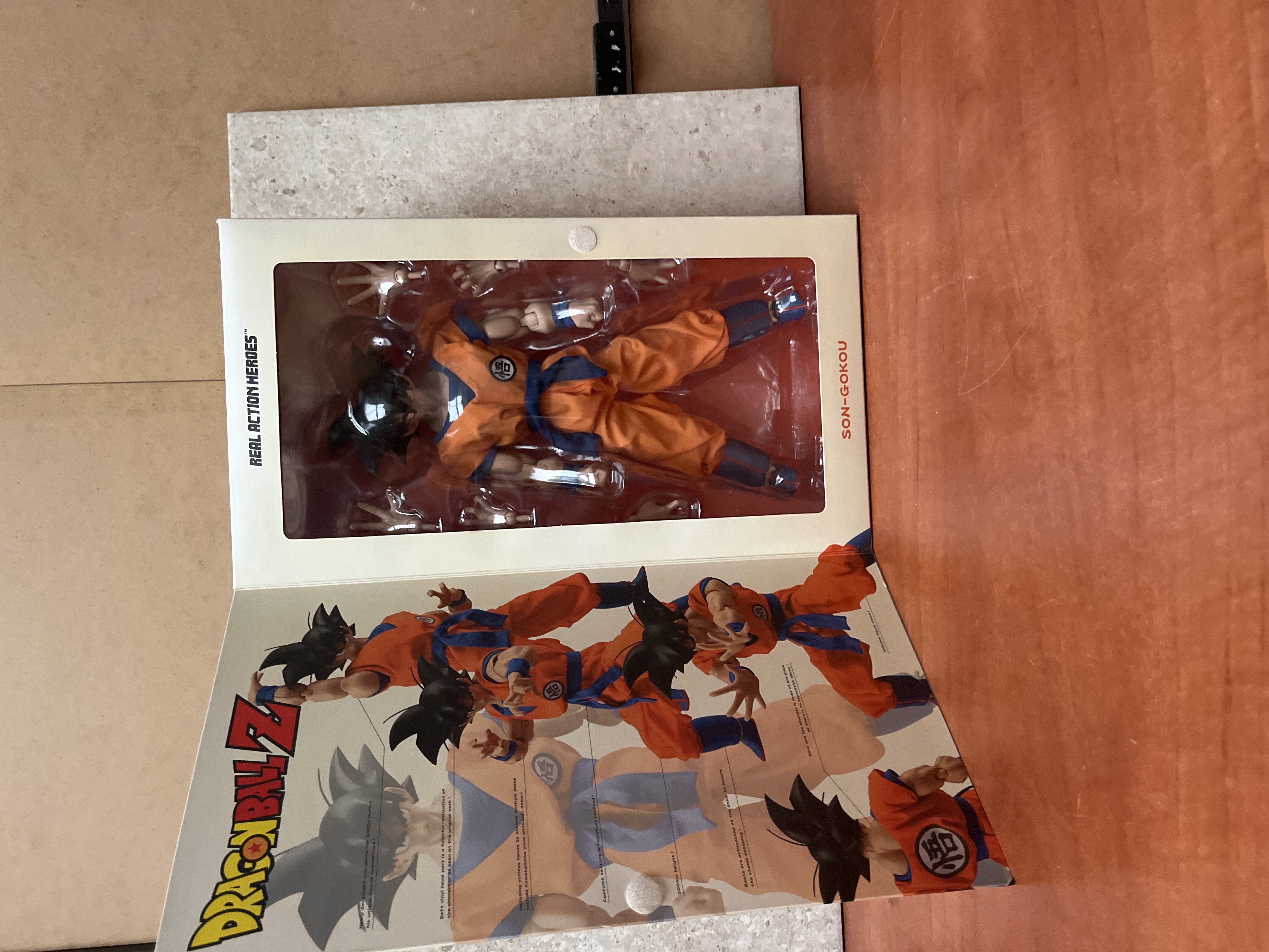 Dragon Ball Z – Son Goku figurine articulée en boîte