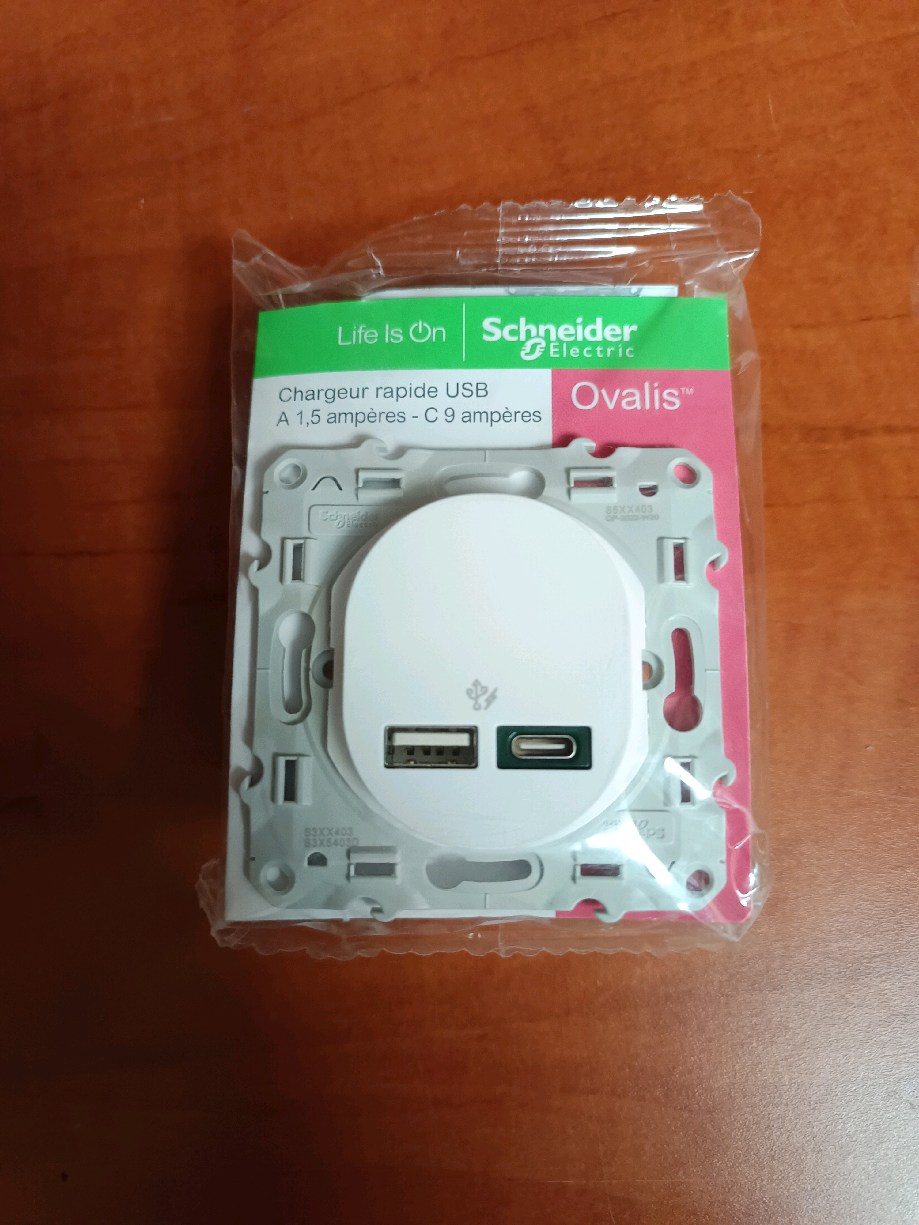 Schneider Electric Ovalis - Mécanisme chargeur rapide USB (USB-A + USB-C), blanc