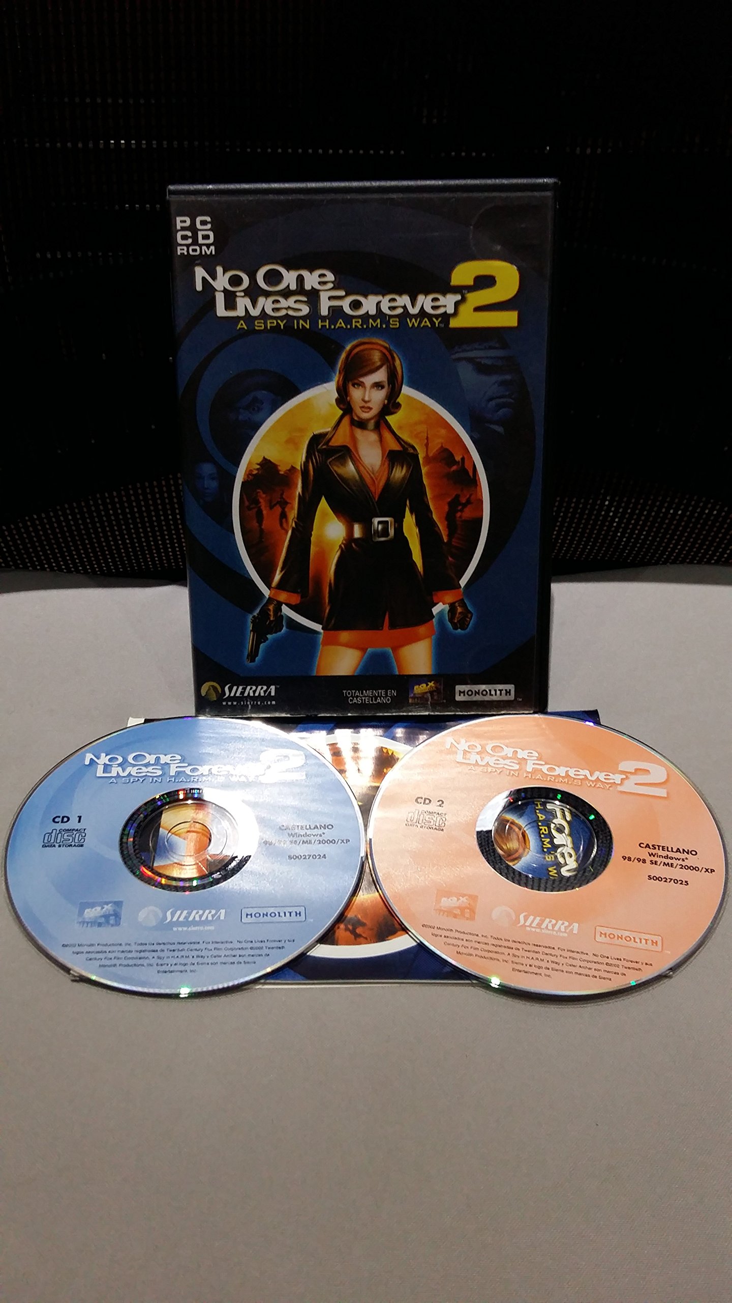 No One Lives Forever 2 PC en coffret 2 CD Sierra Version Anglaise