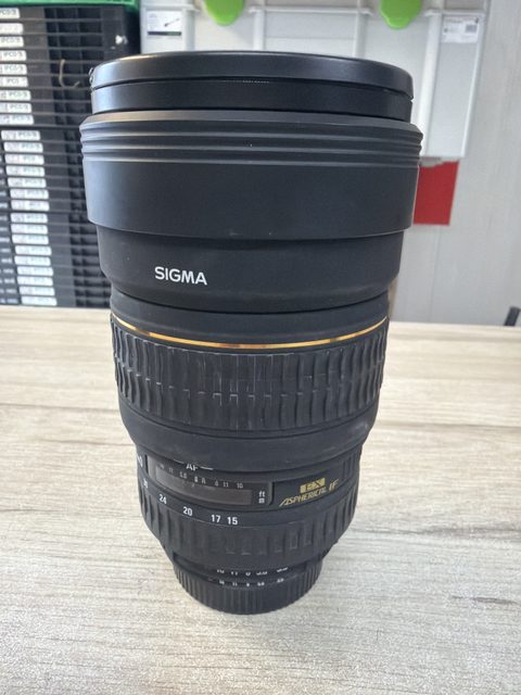 Objectif Sigma 15-30mm f/3.5-4.5 DG pour Canon