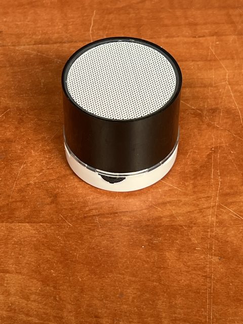 Mini enceinte audio portable noire et blanche