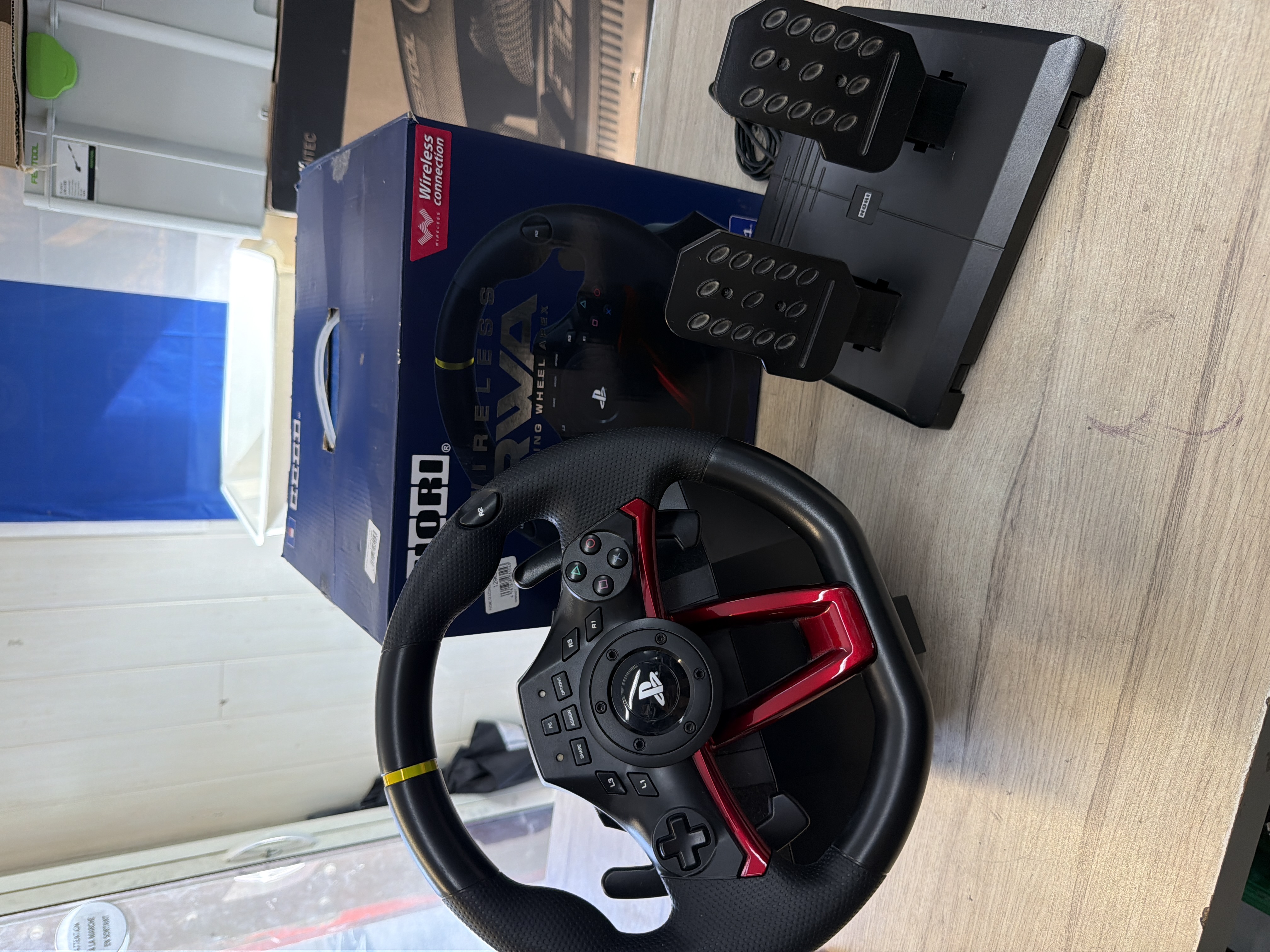 Volant HORI Wireless Racing Wheel Apex PS4 avec pédalier