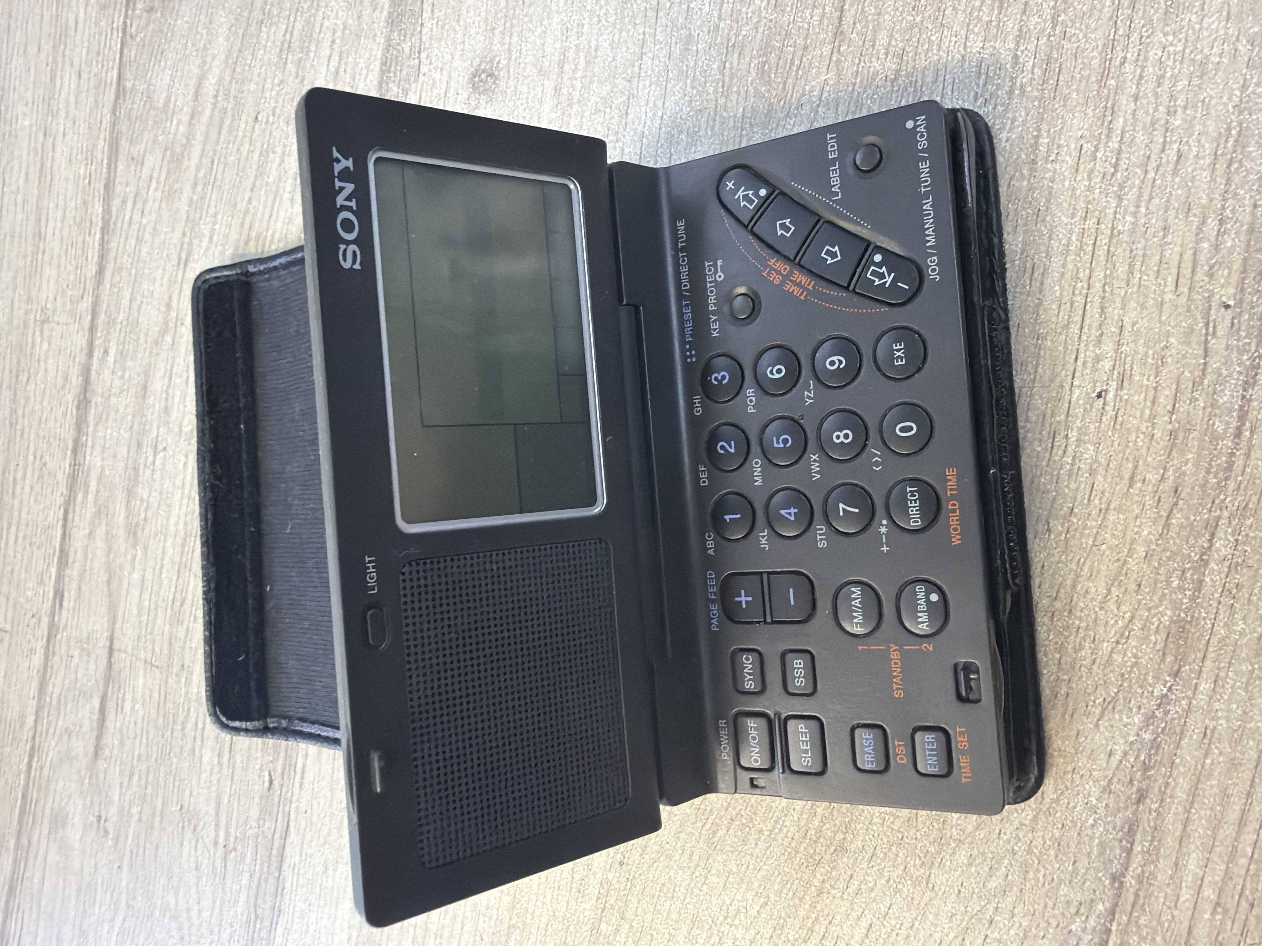 Radio mondiale portable Sony ICF-SW100