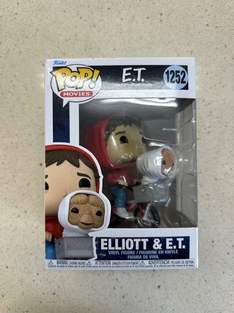 POP elliott & E.T.