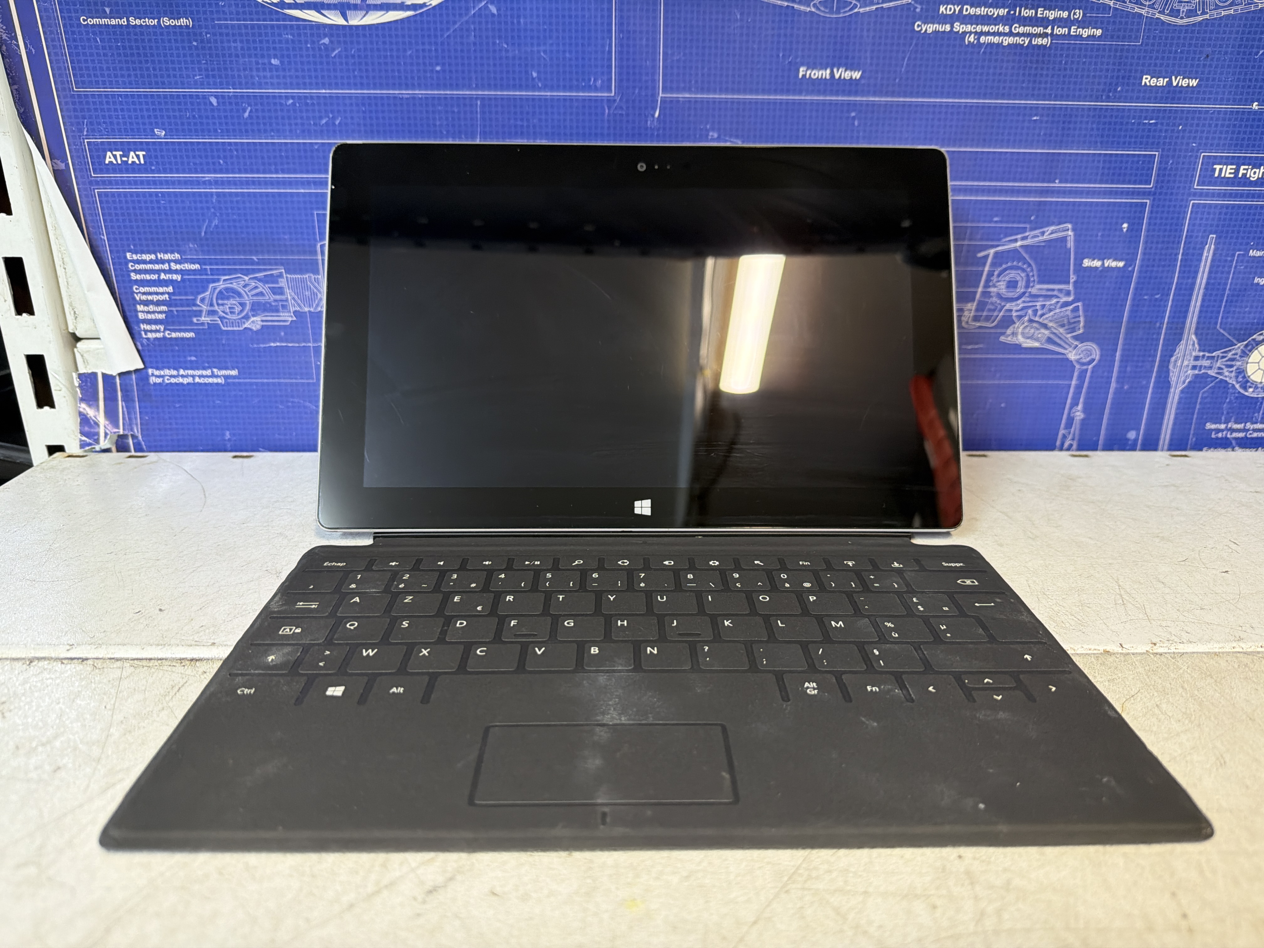 Microsoft Surface RT avec clavier - fonctionne branchée