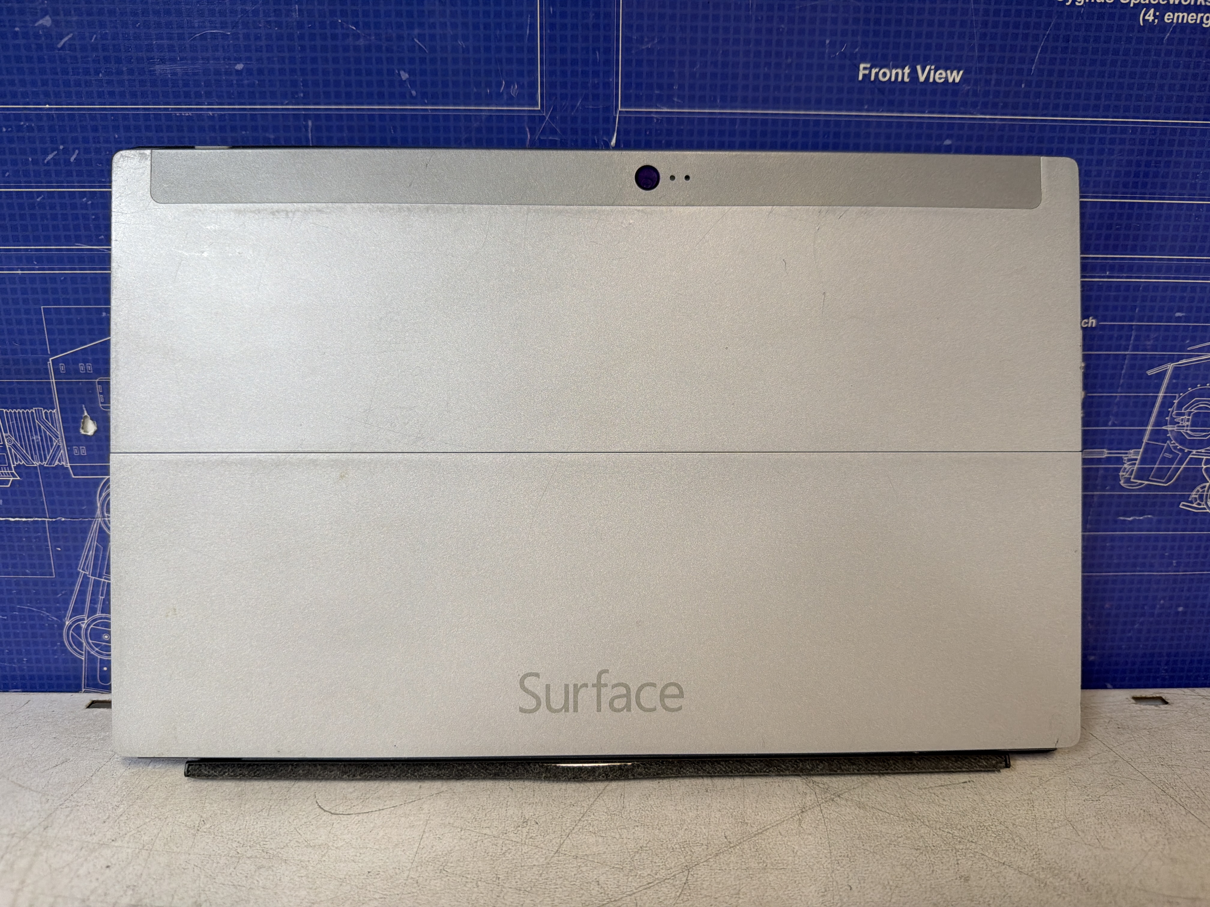 Microsoft Surface RT avec clavier - fonctionne branchée — photo 2