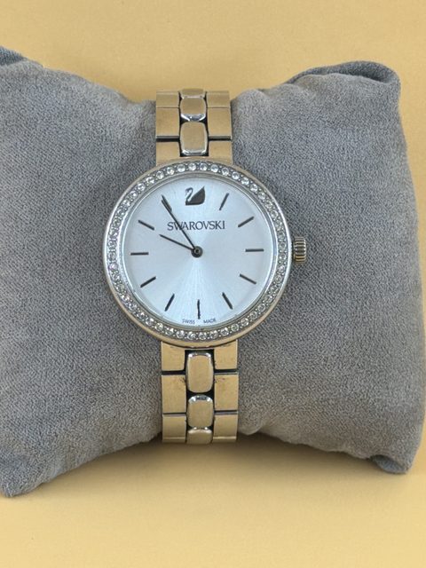 Montre femme Swarovski Daytime 5095600 bracelet acier cadran nacré