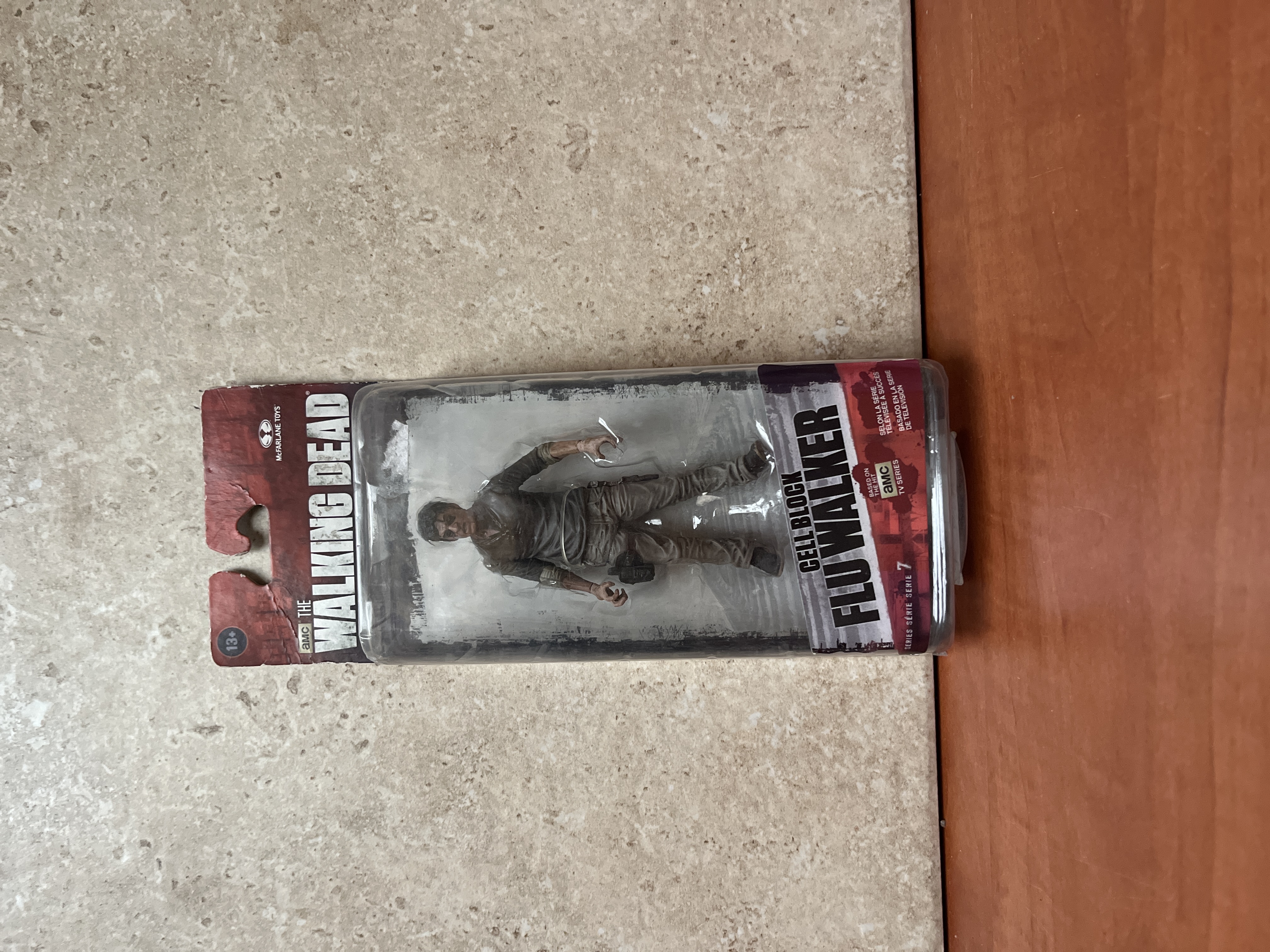 AMC The Walking Dead – Flu Walker – Figurine articulée en blister