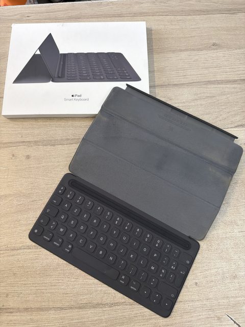 Apple Smart Keyboard AZERTY pour iPad 10,2 / Air 3 / Pro 10,5