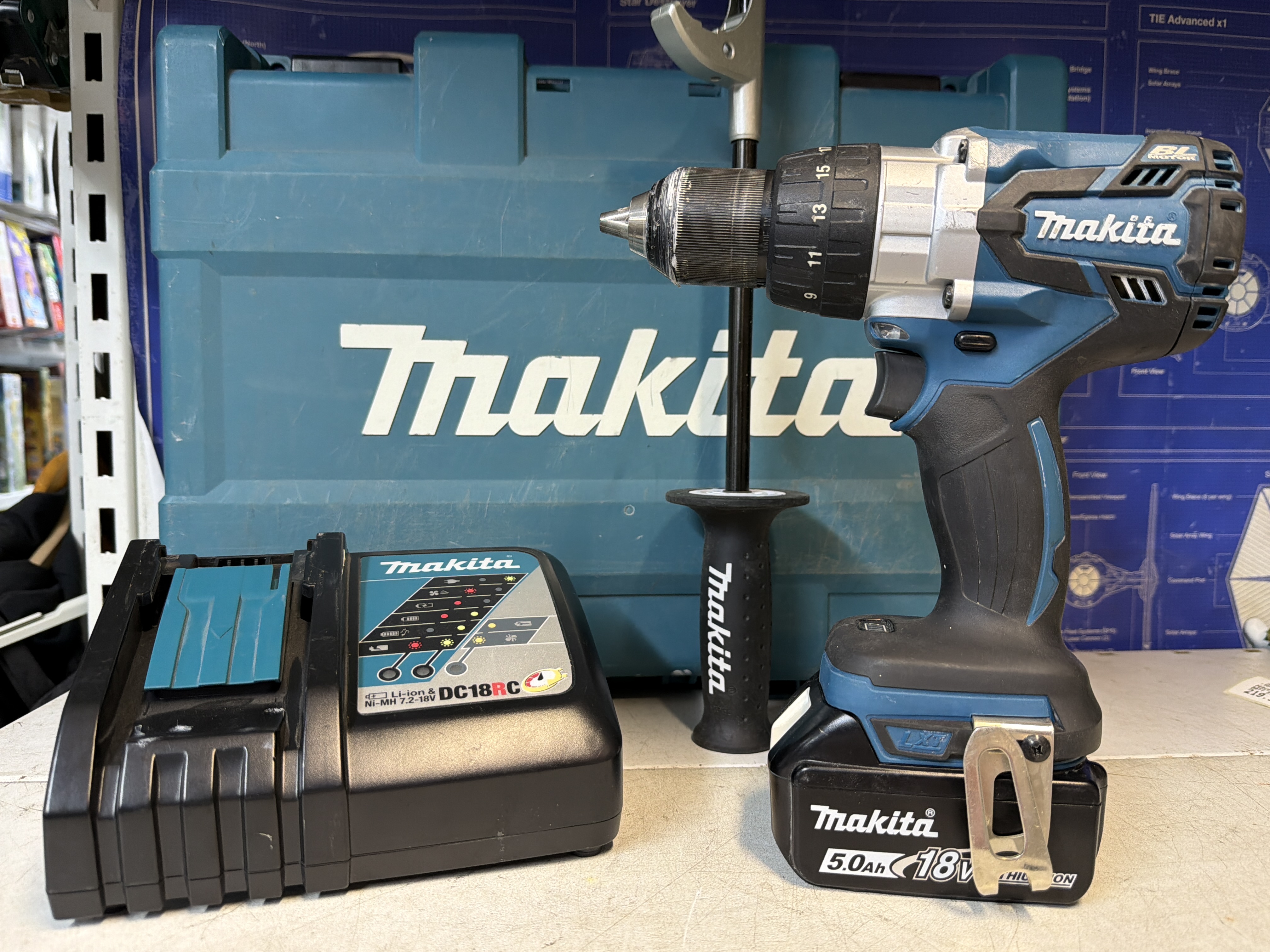 Makita DDF481 perceuse-visseuse sans fil 18V avec batterie chargeur et coffret