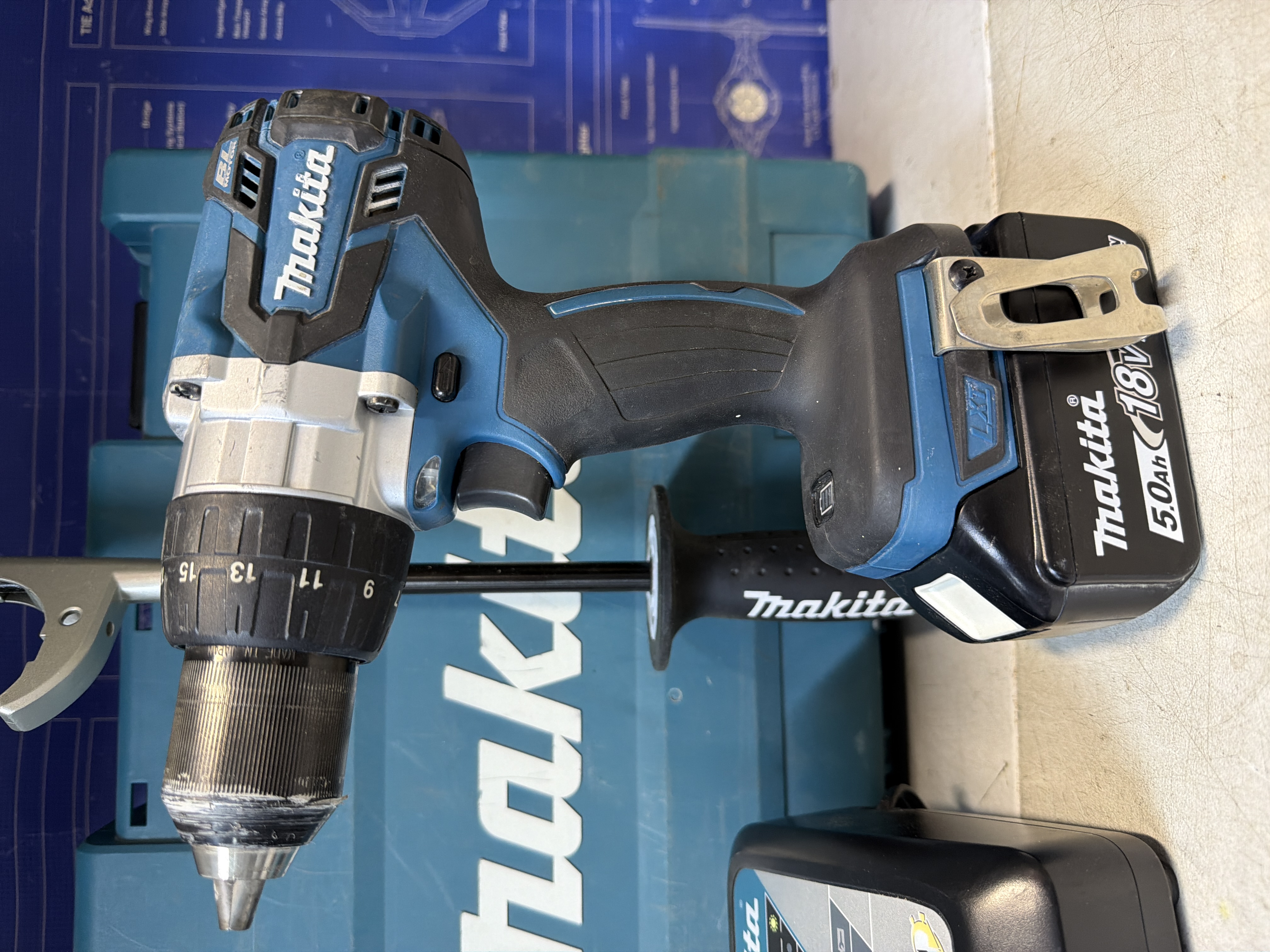 Makita DDF481 perceuse-visseuse sans fil 18V avec batterie chargeur et coffret — photo 2