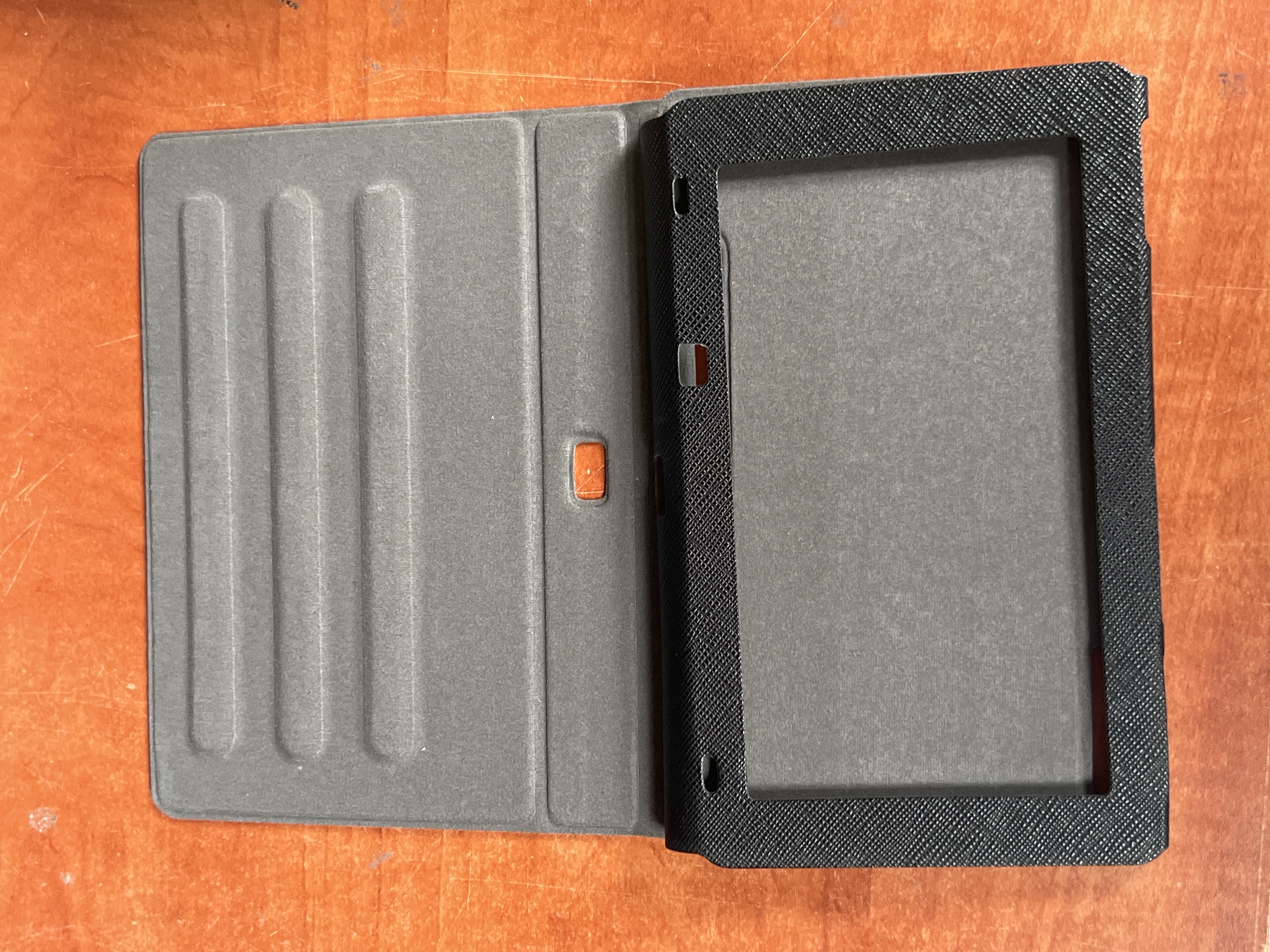 Housse folio noire pour tablette