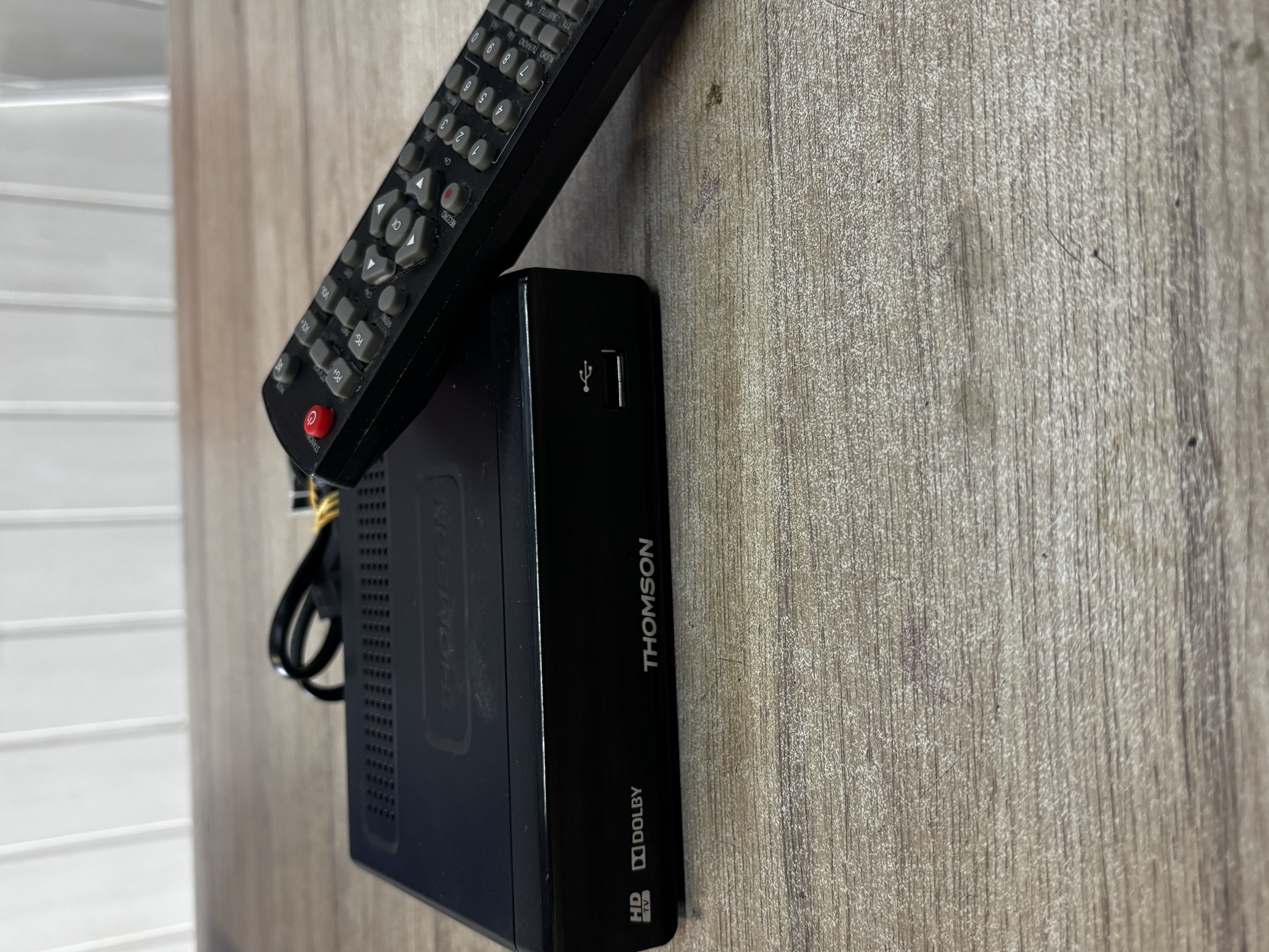 Décodeur TV Thomson avec télécommande