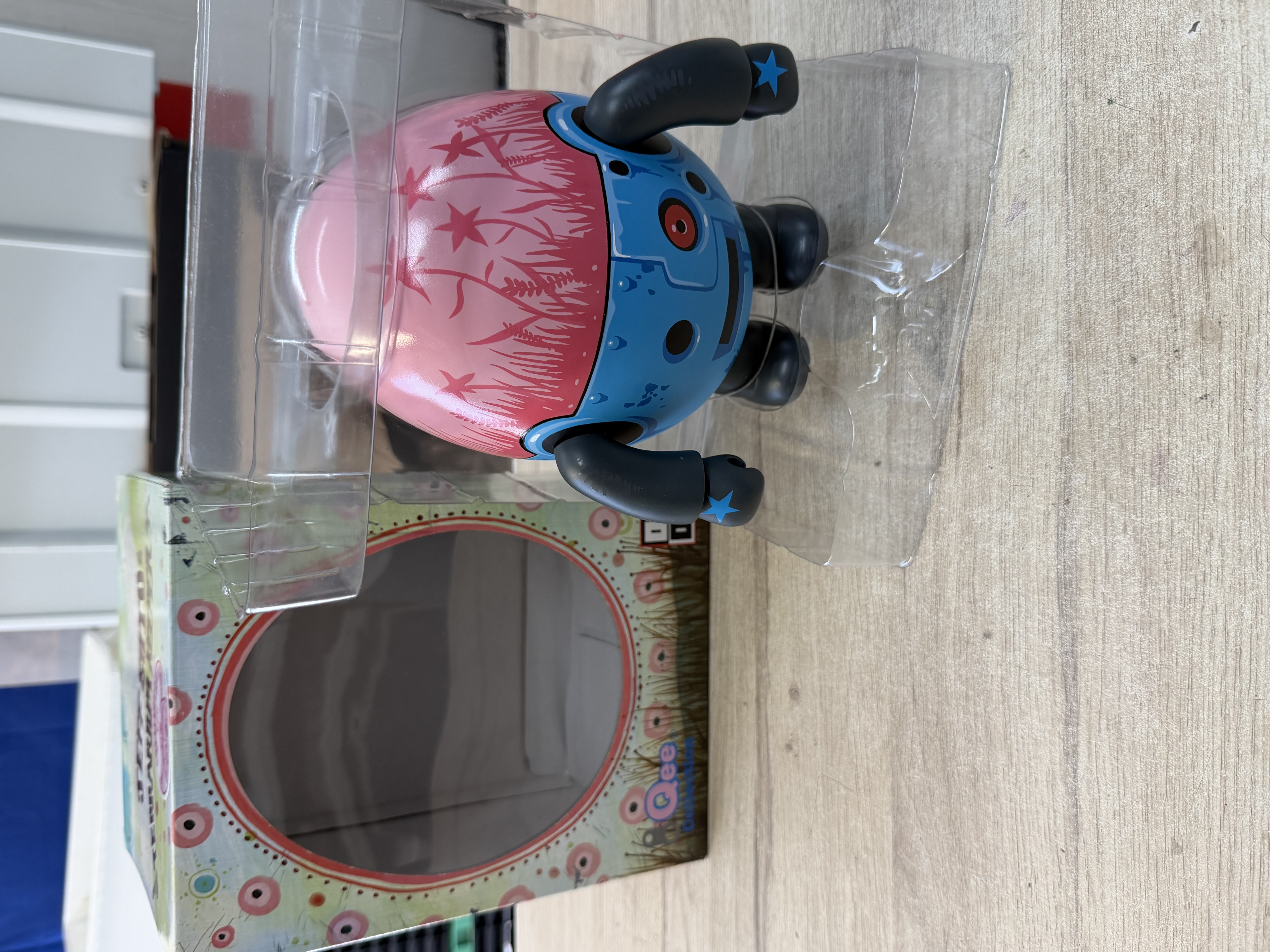 Figurine Toy2R Gee Collection 8 Inch Gumivore Egg Figure