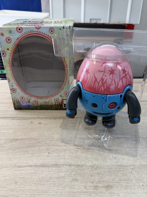 Figurine Toy2R Gee Collection 8 Inch Gumivore Egg Figure