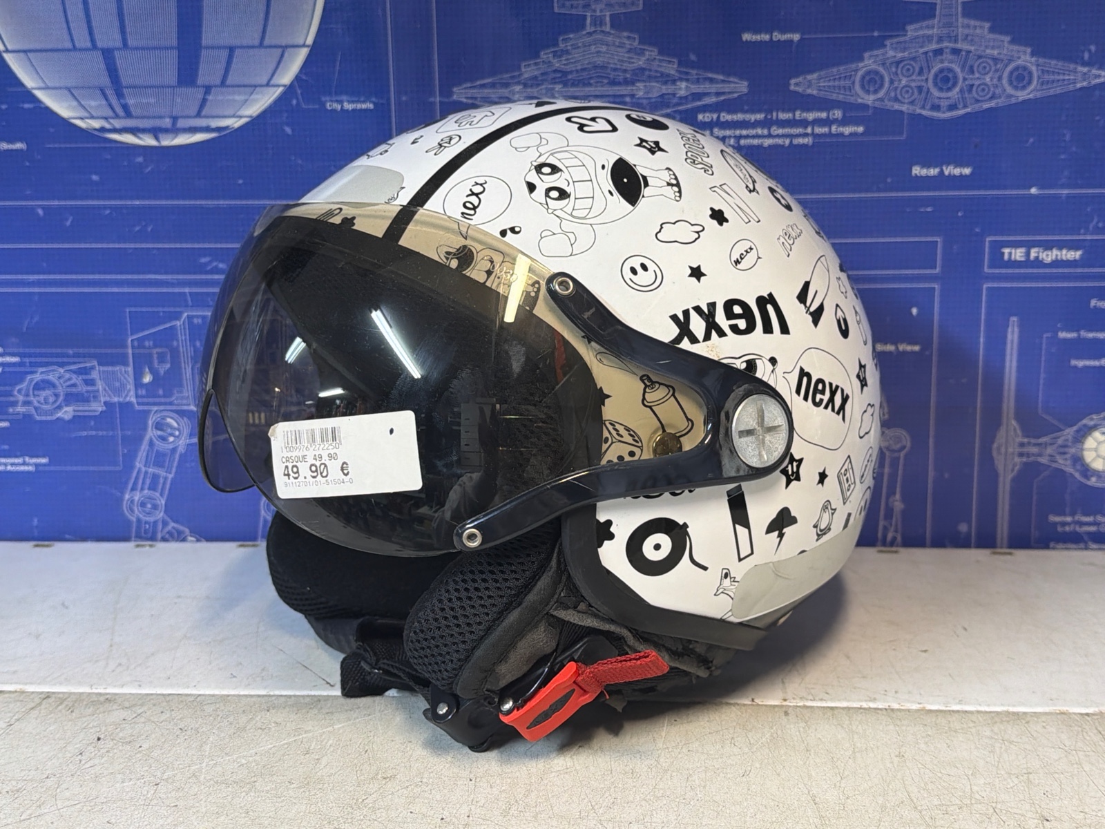 Casque jet Nexx blanc à motifs avec visière fumée — photo 2