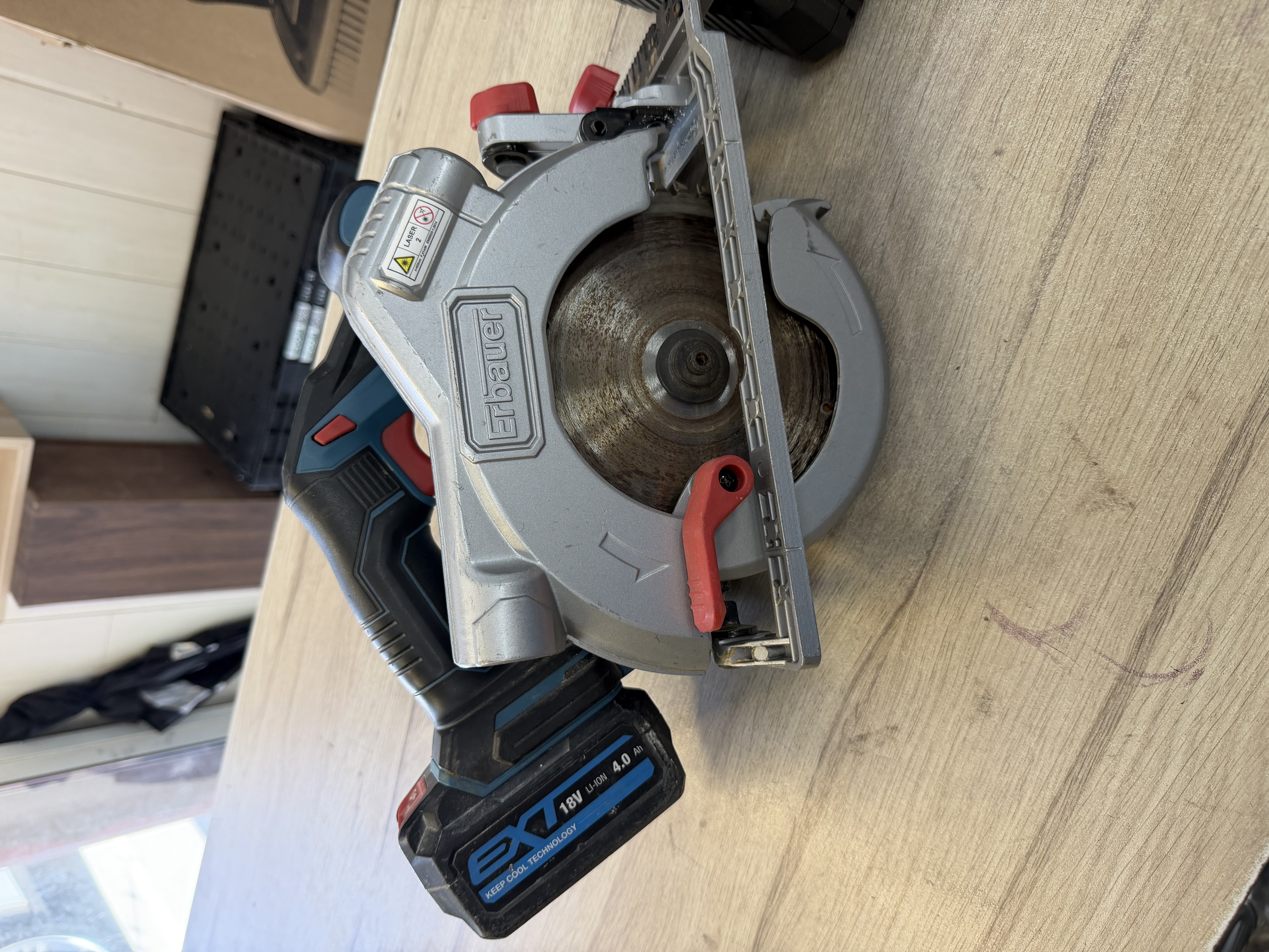 Scie circulaire sans fil brushless Erbauer ECS18-Li 18 V 61 mm