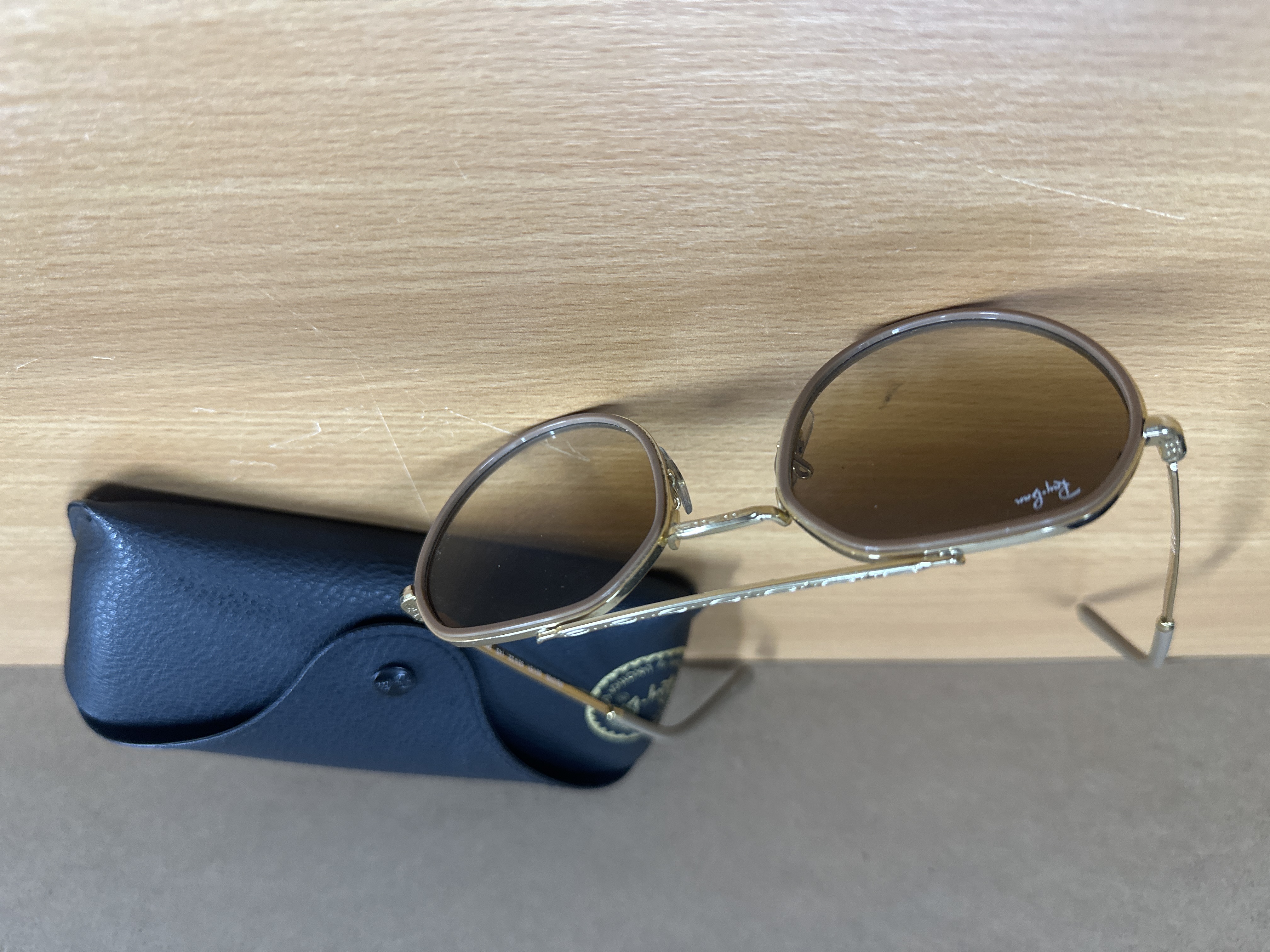 Lunettes de soleil Ray-Ban RB3765 avec étui
