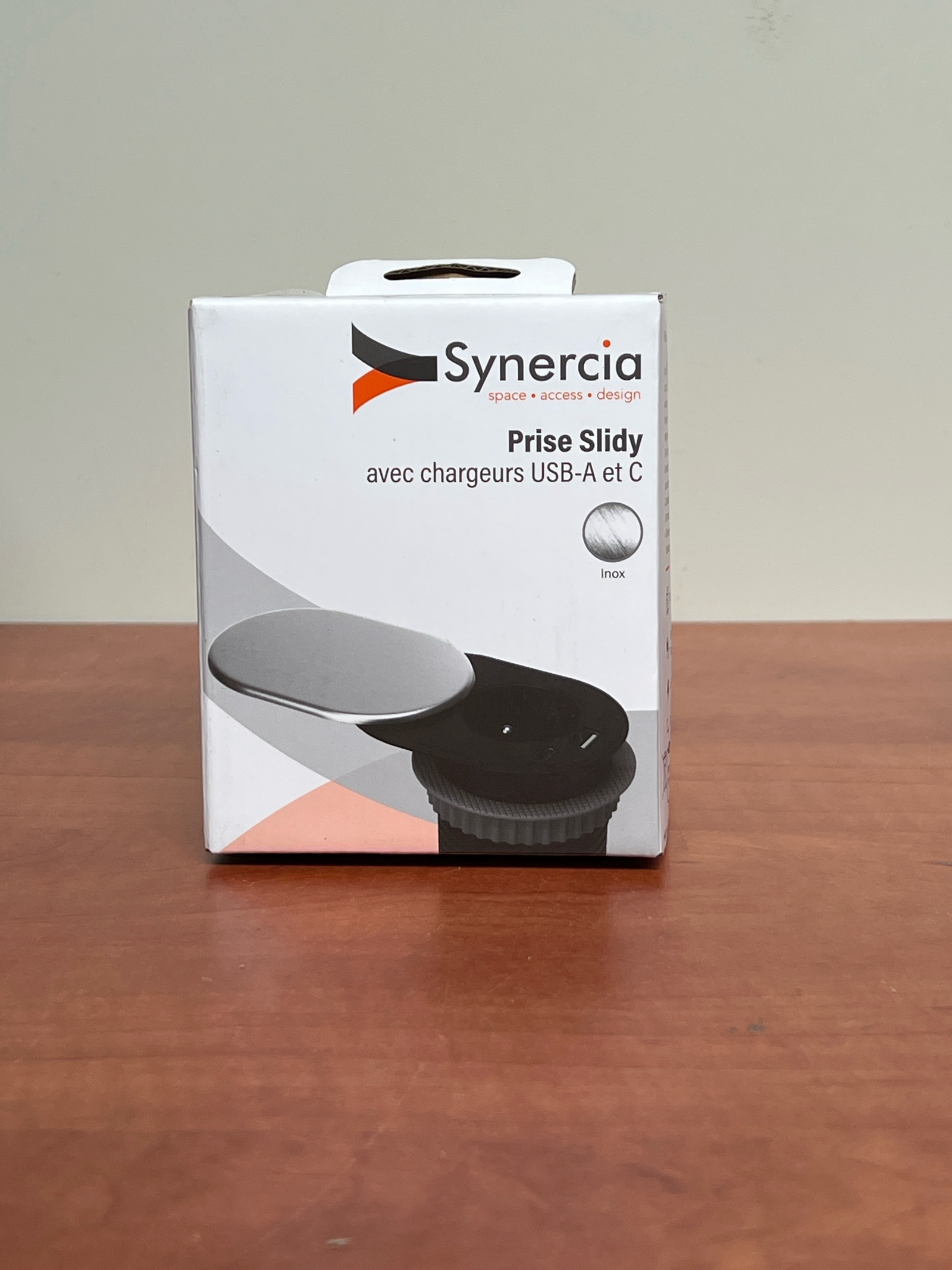 Synercia Prise Slidy avec chargeurs USB-A et USB-C (inox)