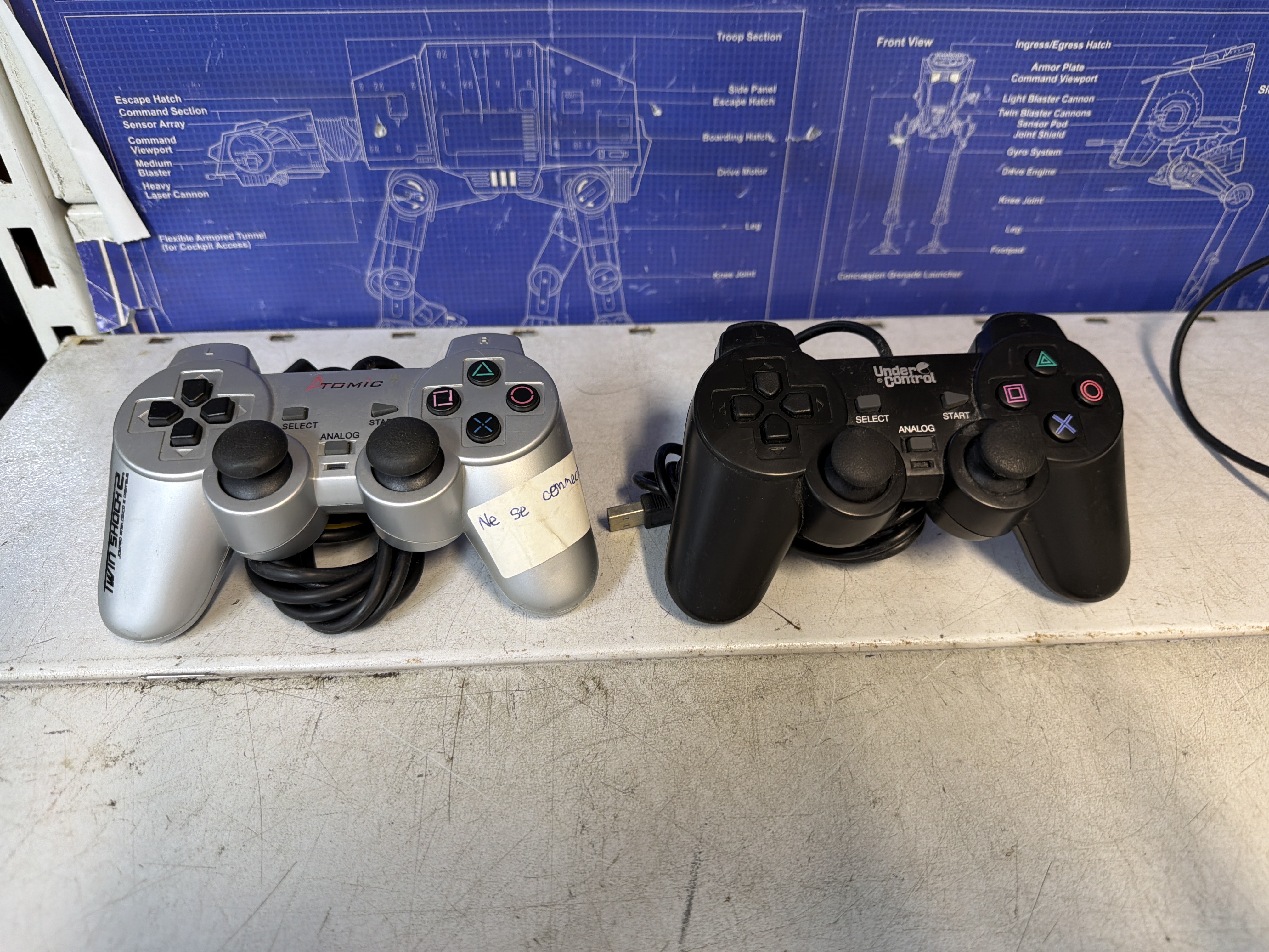 Lot de 2 manettes non officielles PS2 pour pièces