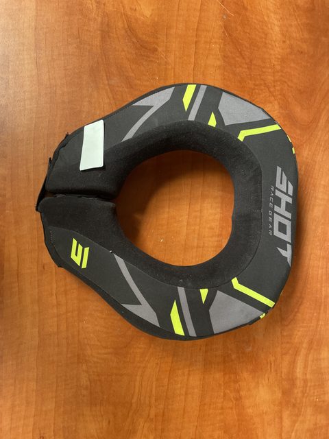 Protection cervicale Shot Race Gear noir jaune