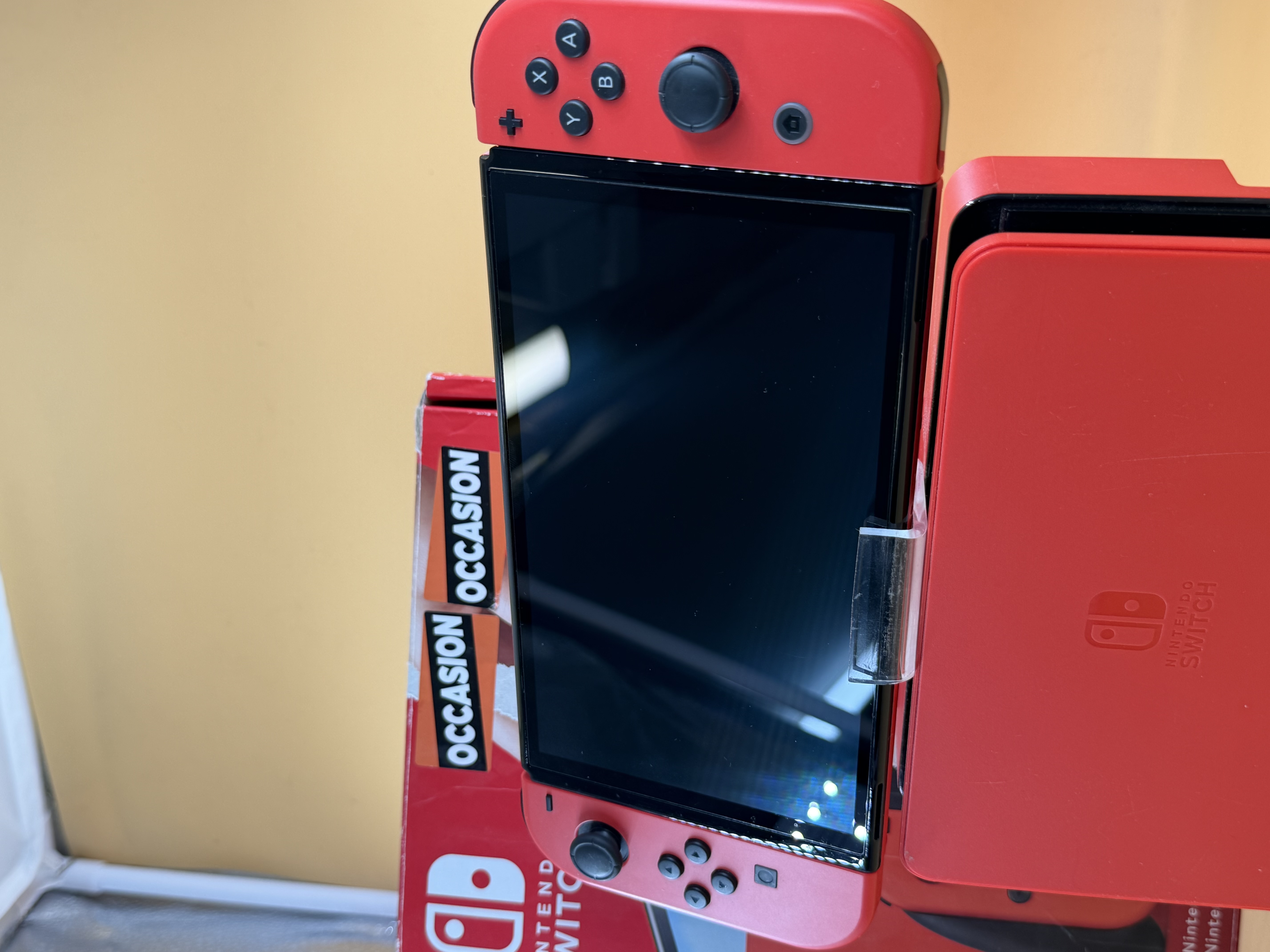 Nintendo Switch OLED Mario Red Edition rouge — photo 3