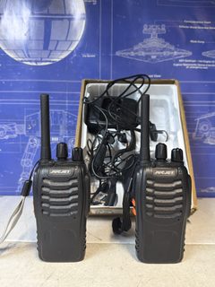 Lot de 2 talkies-walkies Jucjet avec chargeurs