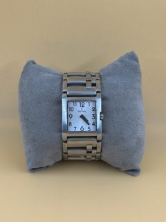 Montre Festina F16550 acier boîtier rectangulaire cadran blanc quartz