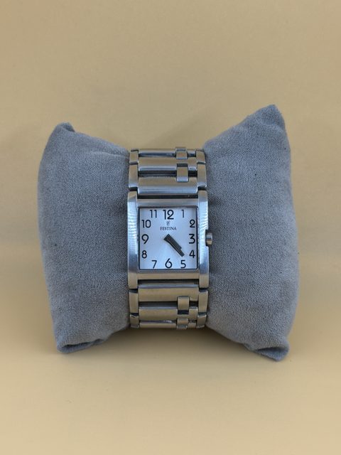 Montre Festina F16550 acier boîtier rectangulaire cadran blanc quartz
